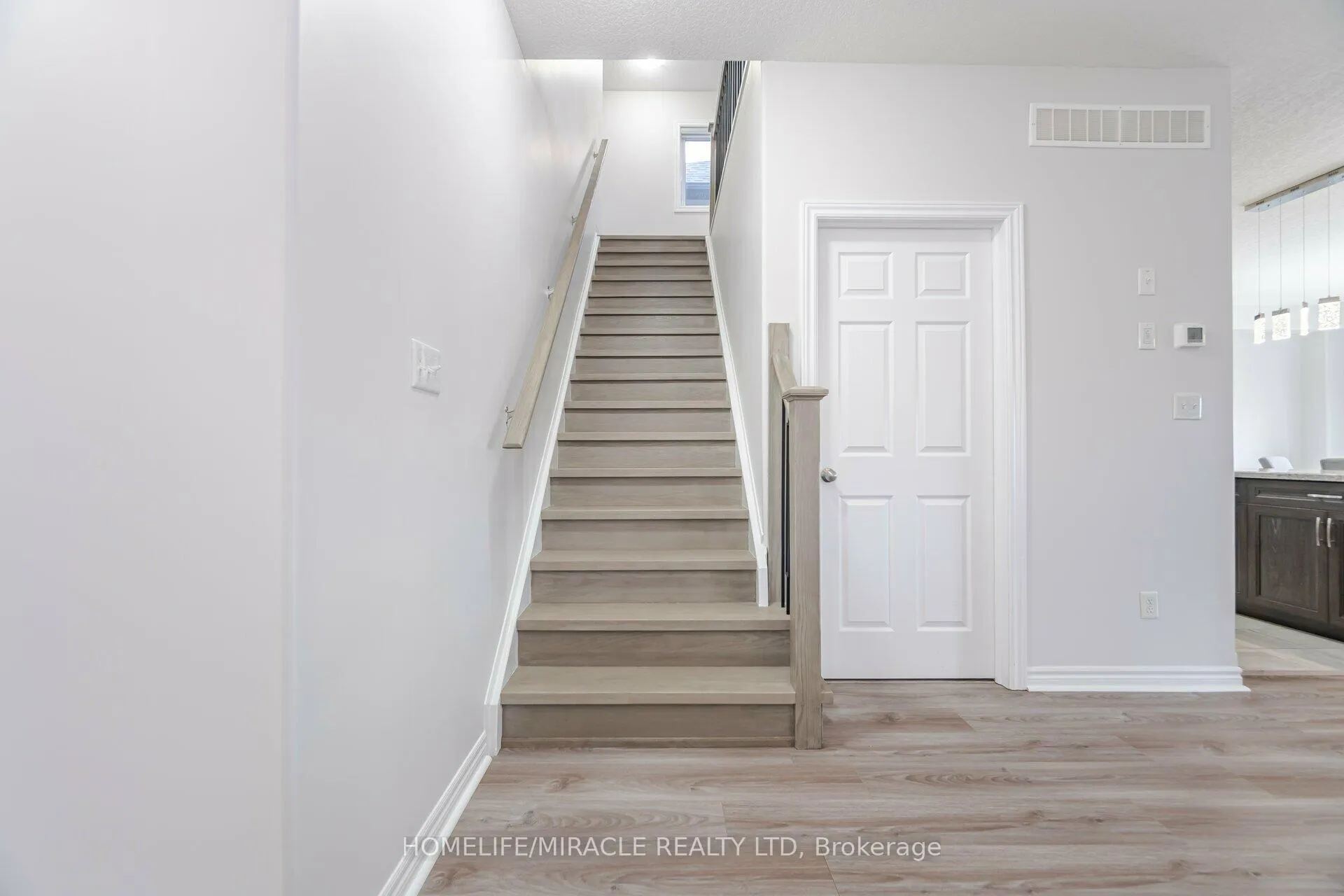 Photo 16 of 63 Netherwood Road, Kitchener — HOMEH