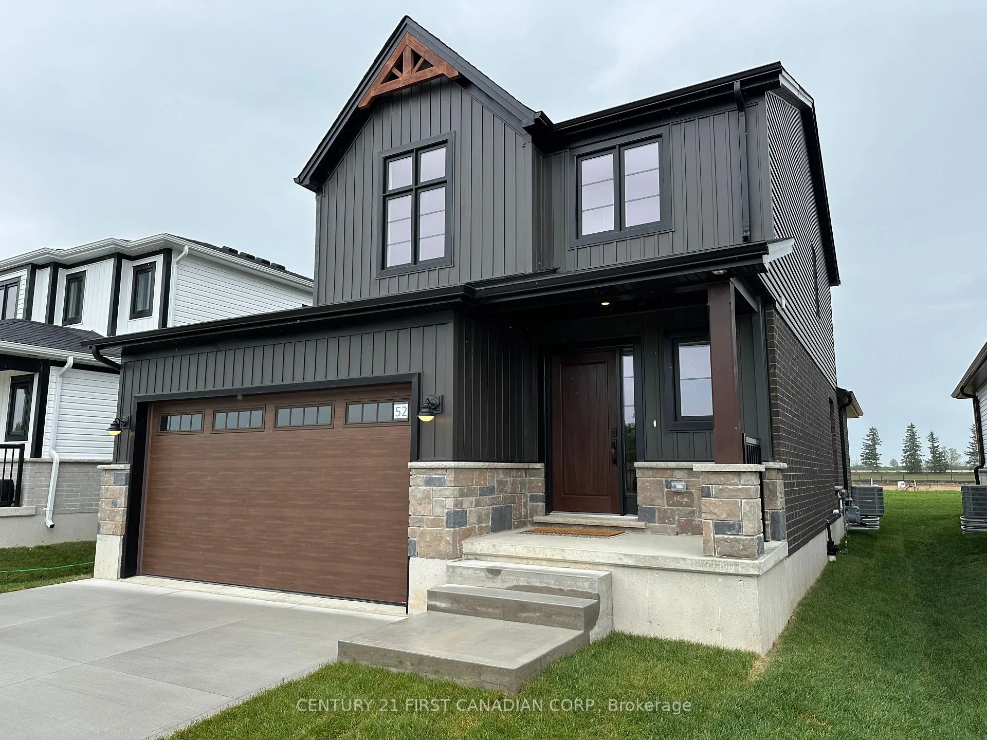 Photo 2 of 17 Twynstra Street, North Middlesex, Ailsa Craig — HOMEH