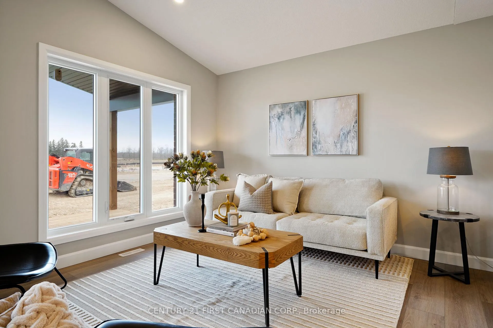 Photo 5 of 17 Twynstra Street, North Middlesex, Ailsa Craig — HOMEH