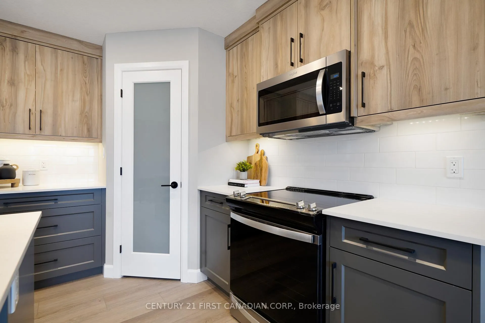 Photo 13 of 17 Twynstra Street, North Middlesex, Ailsa Craig — HOMEH