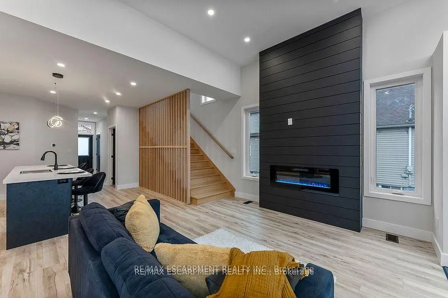 Photo 8 of 209 Grenfell Street, Hamilton, Crown Point — HOMEH
