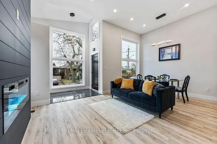 Photo 9 of 209 Grenfell Street, Hamilton, Crown Point — HOMEH