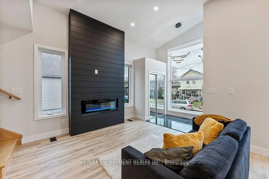 Photo 10 of 209 Grenfell Street, Hamilton, Crown Point — HOMEH