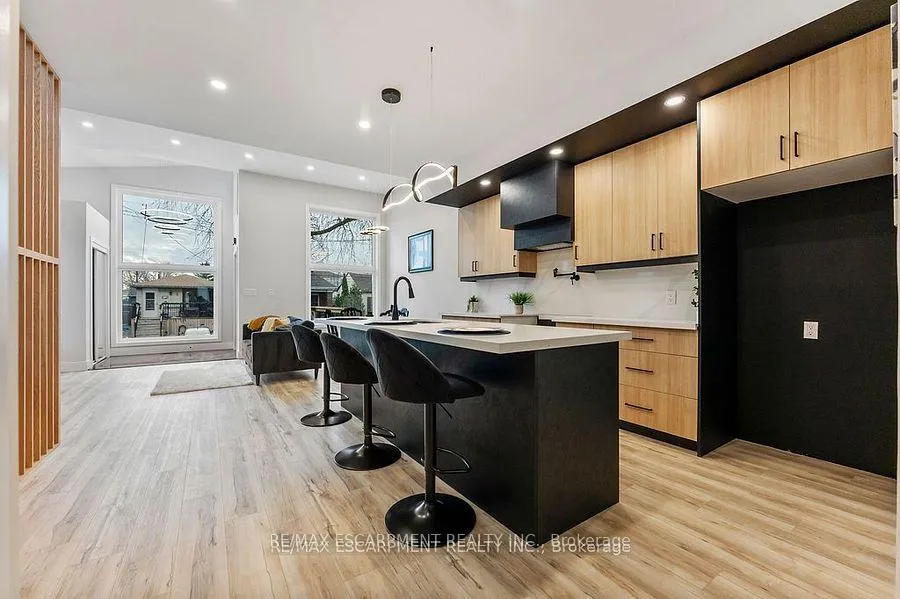 Photo 18 of 209 Grenfell Street, Hamilton, Crown Point — HOMEH