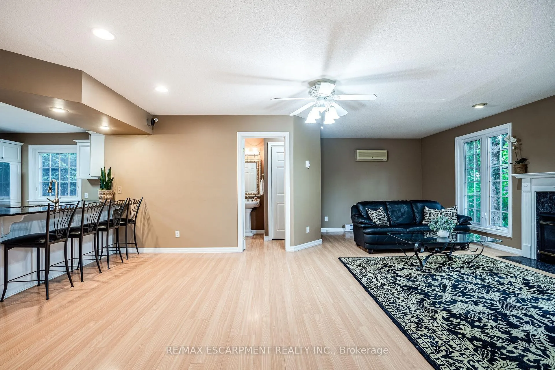 Photo 12 of 16 Durham Road, Hamilton, Stoney Creek — HOMEH