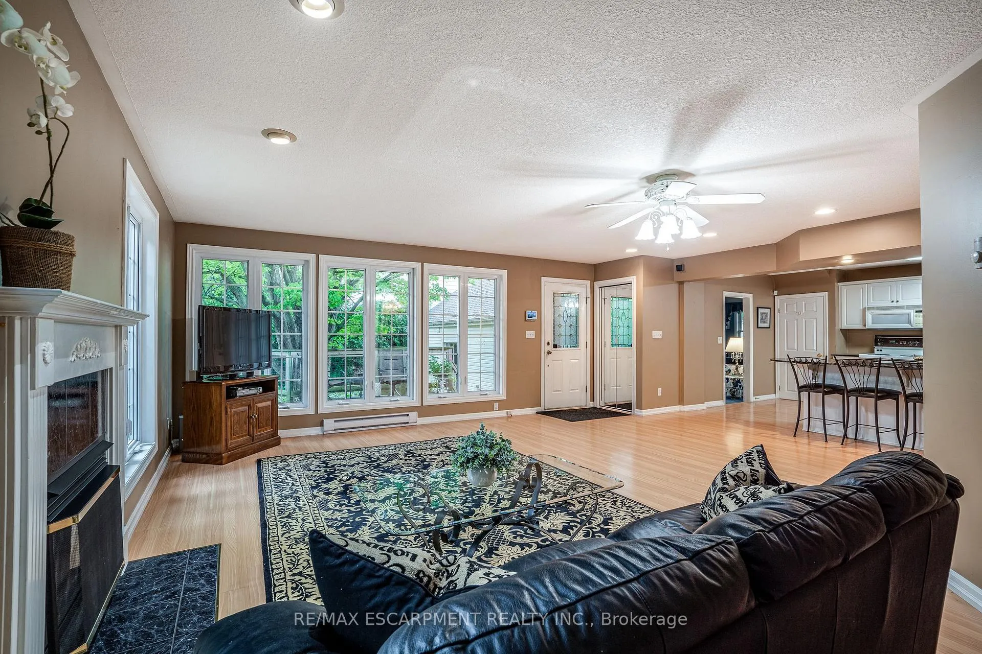 Photo 15 of 16 Durham Road, Hamilton, Stoney Creek — HOMEH
