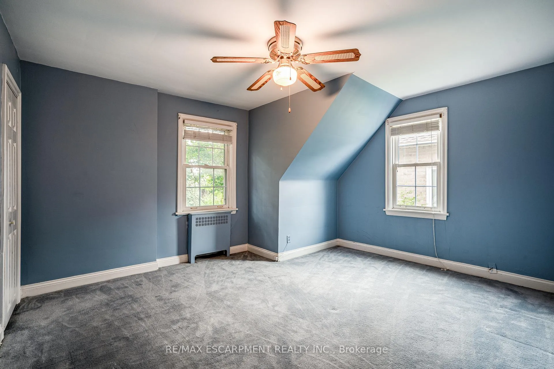 Photo 26 of 16 Durham Road, Hamilton, Stoney Creek — HOMEH