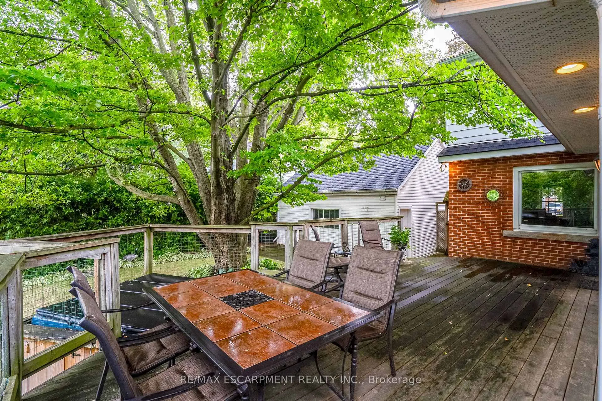 Photo 32 of 16 Durham Road, Hamilton, Stoney Creek — HOMEH