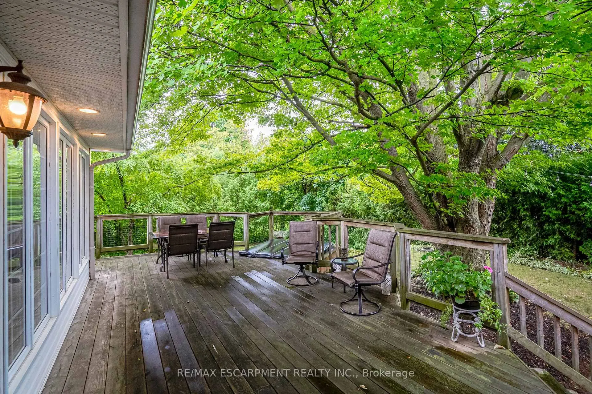 Photo 33 of 16 Durham Road, Hamilton, Stoney Creek — HOMEH