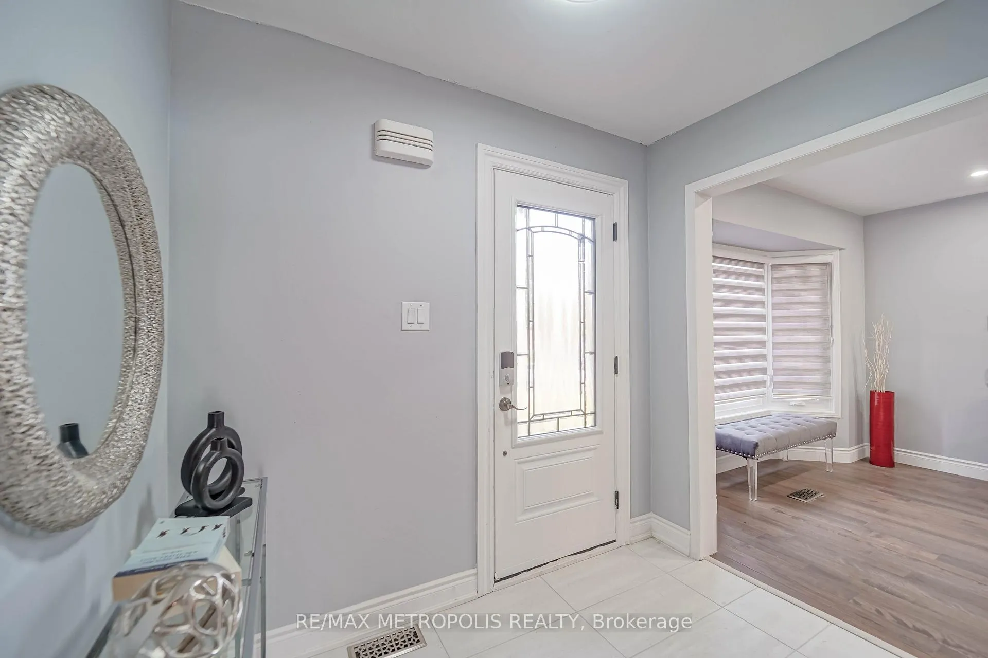 Photo 4 of 285 Senator Street, Pickering, Highbush — HOMEH