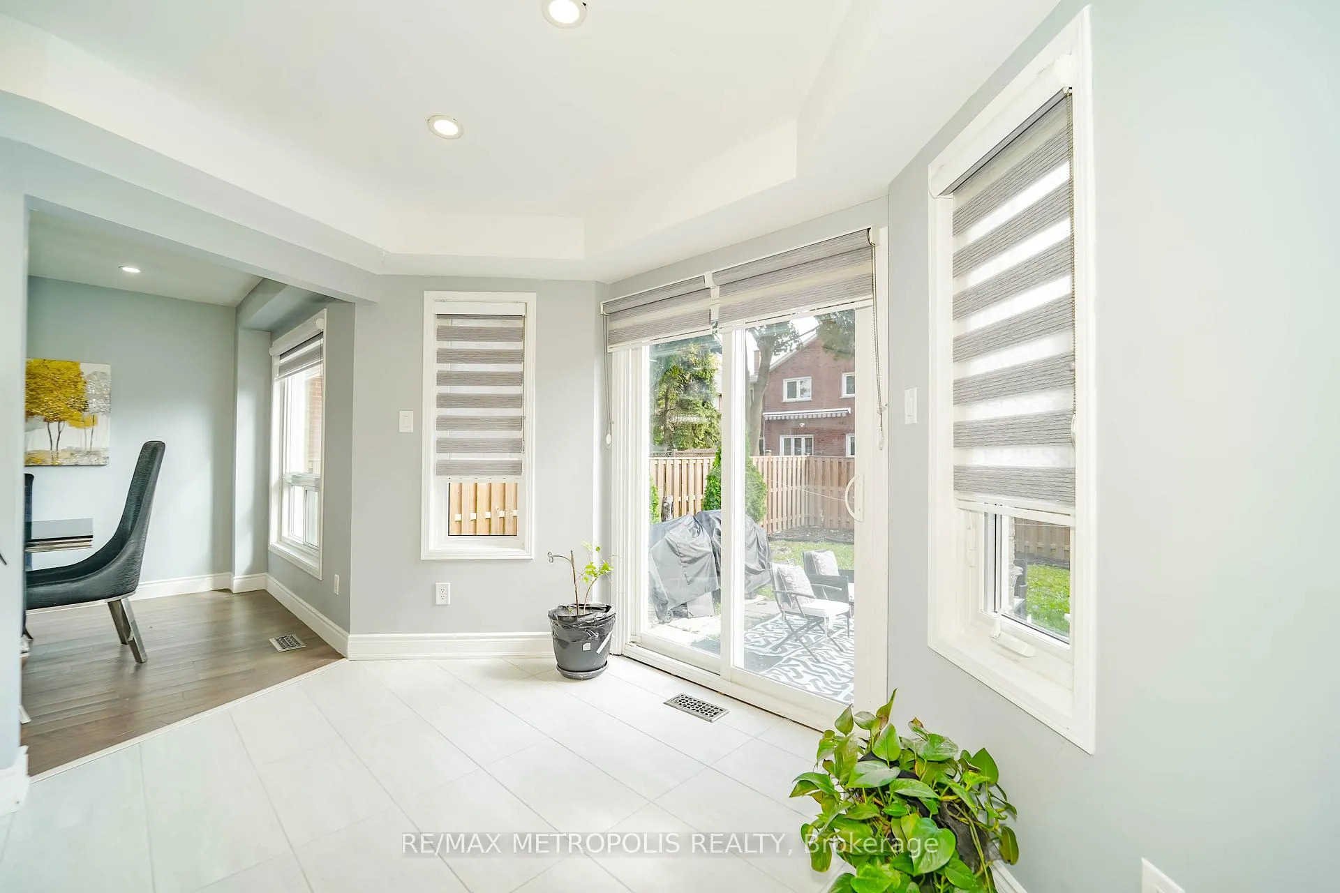 Photo 9 of 285 Senator Street, Pickering, Highbush — HOMEH