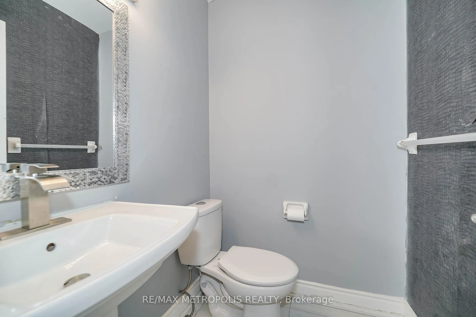 Photo 14 of 285 Senator Street, Pickering, Highbush — HOMEH