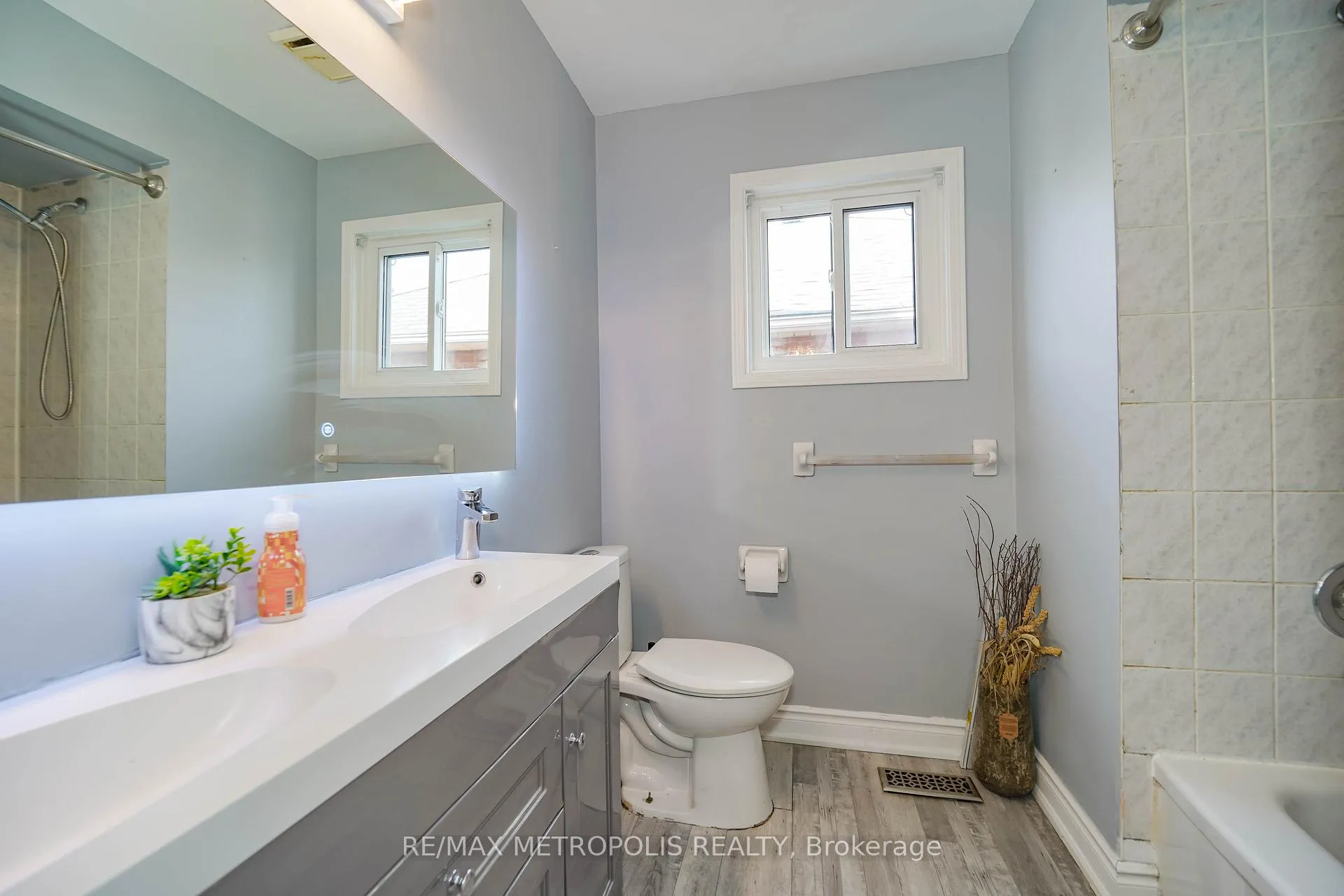 Photo 21 of 285 Senator Street, Pickering, Highbush — HOMEH