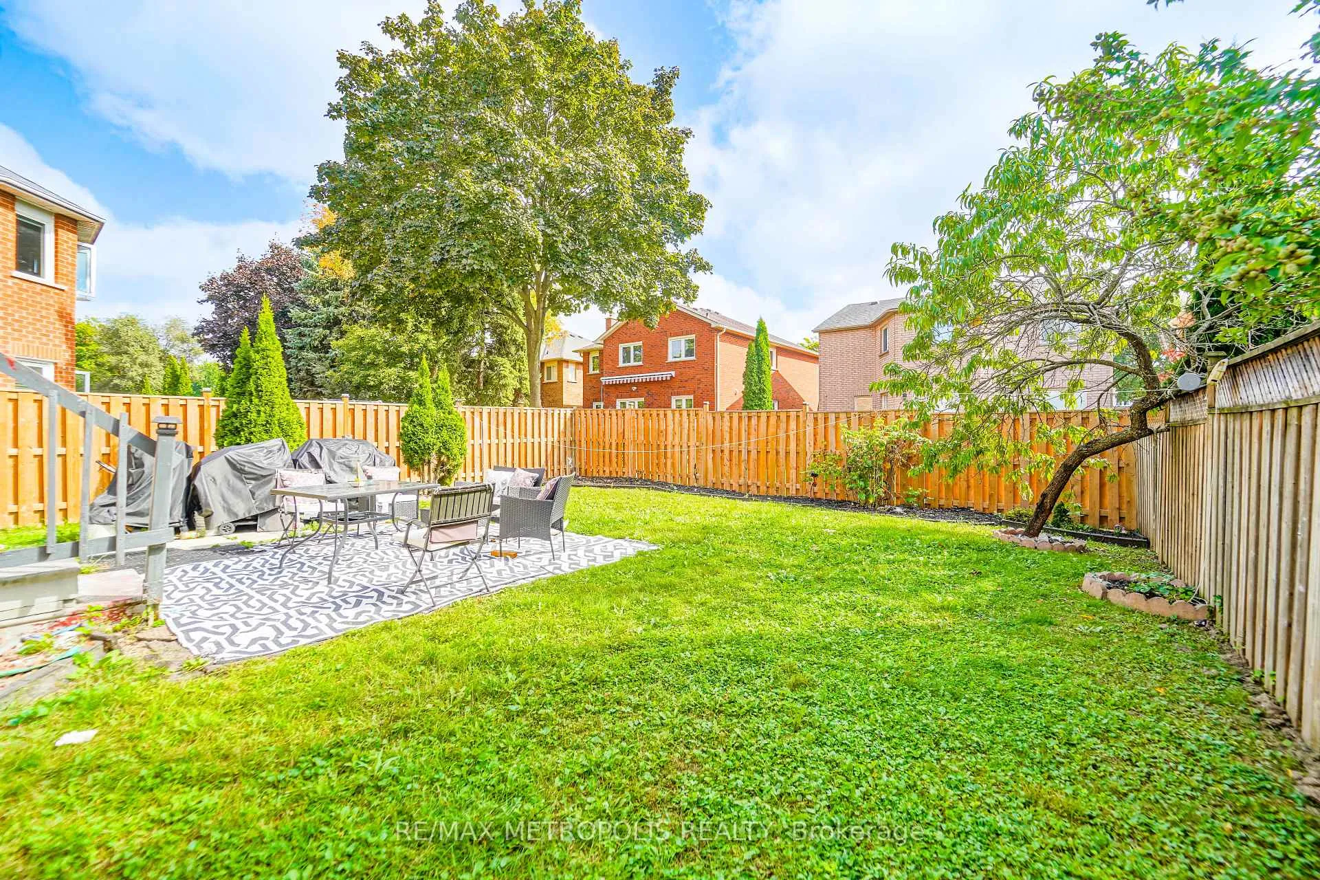 Photo 35 of 285 Senator Street, Pickering, Highbush — HOMEH
