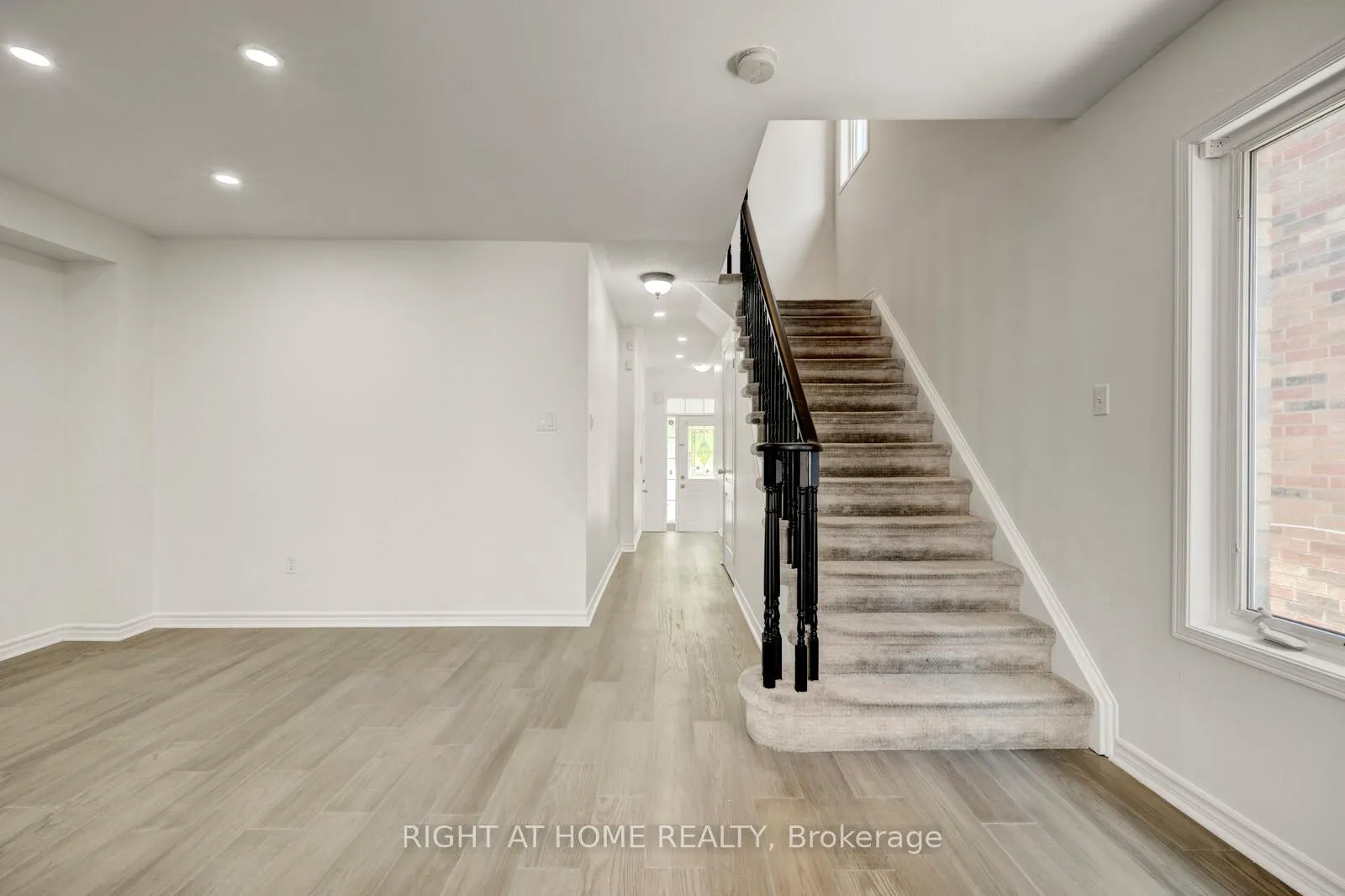 Photo 5 of 53 Feather Reed Way, Brampton, Sandringham-Wellington — HOMEH