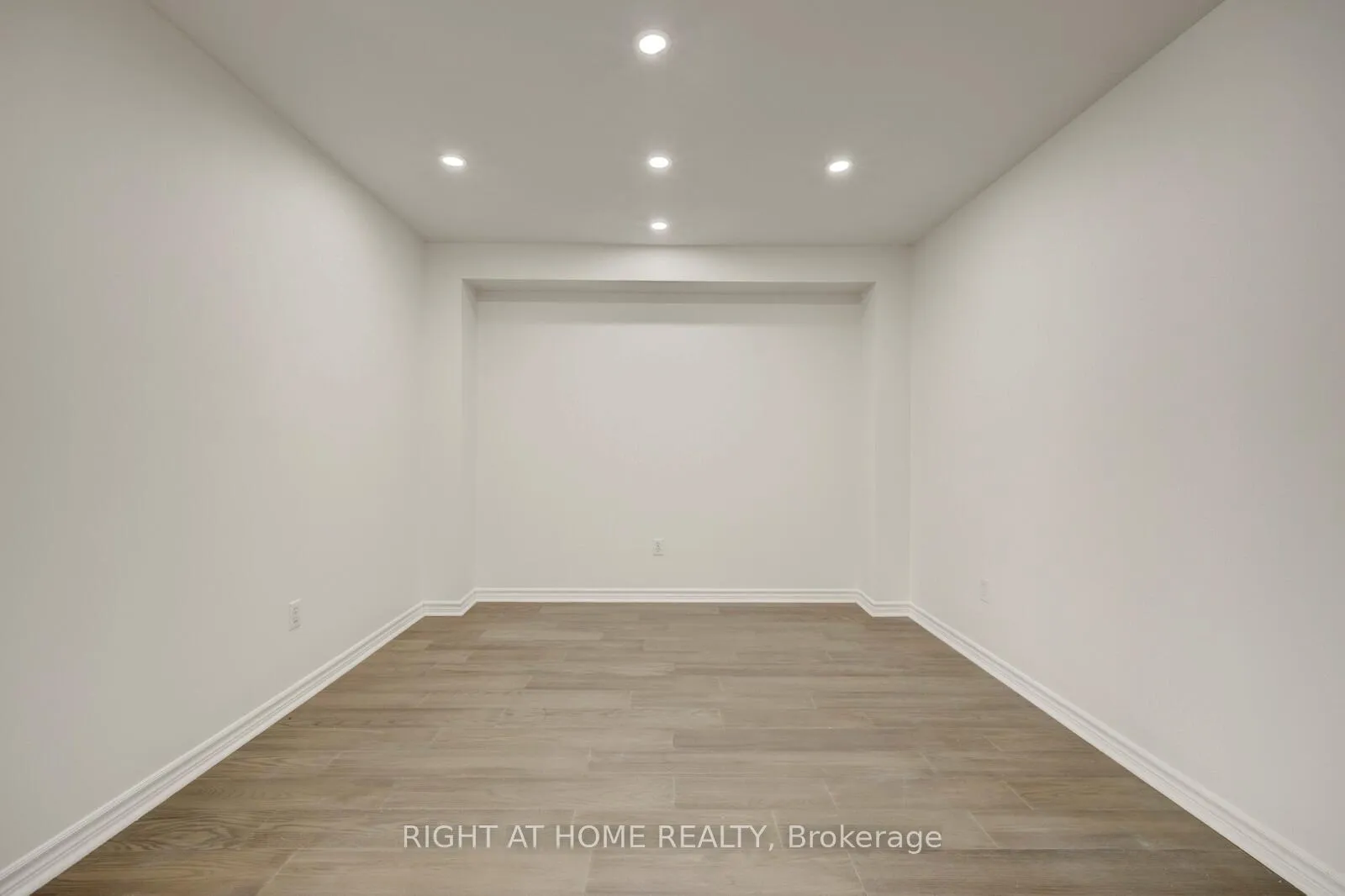 Photo 6 of 53 Feather Reed Way, Brampton, Sandringham-Wellington — HOMEH