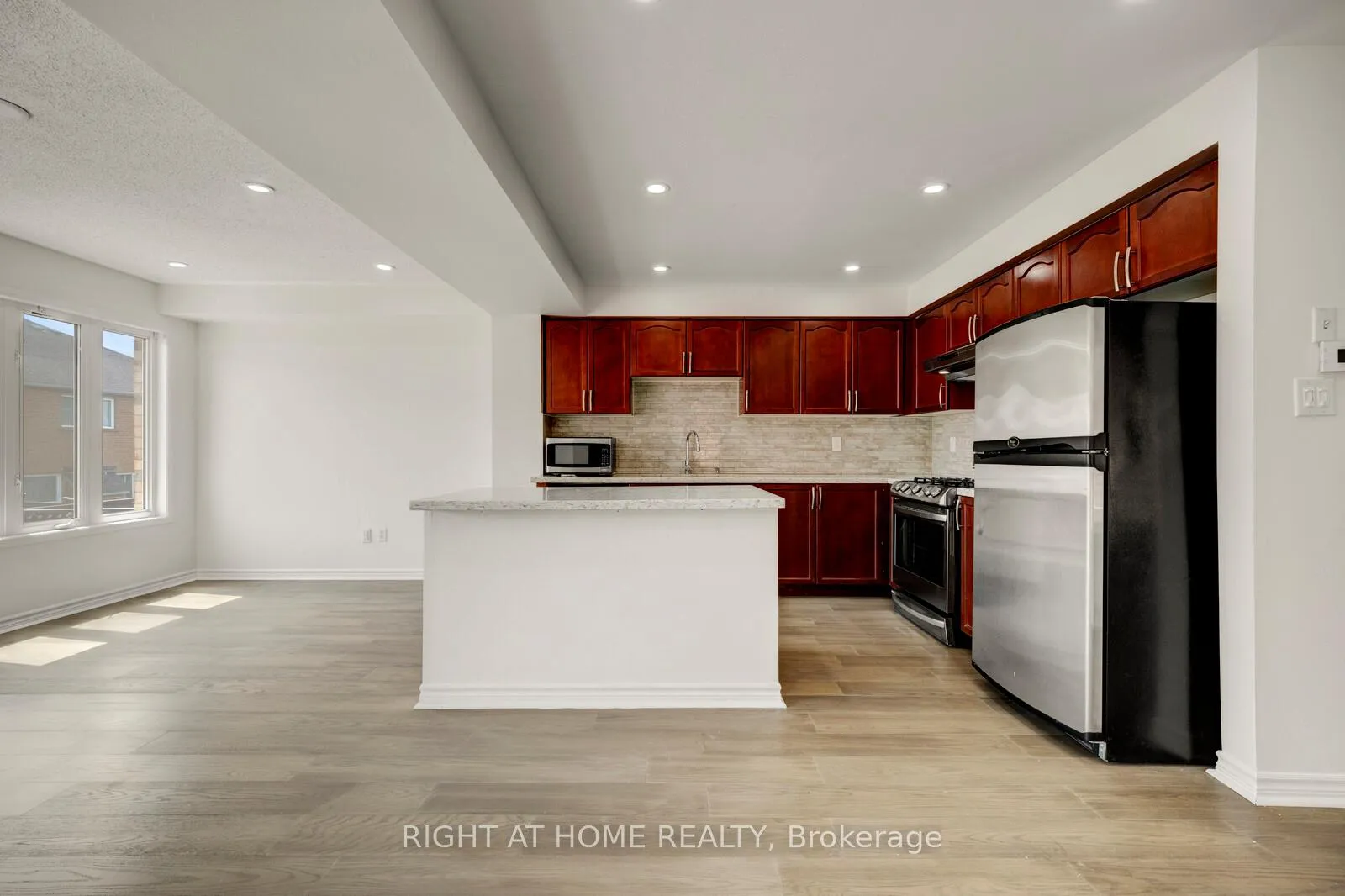 Photo 10 of 53 Feather Reed Way, Brampton, Sandringham-Wellington — HOMEH