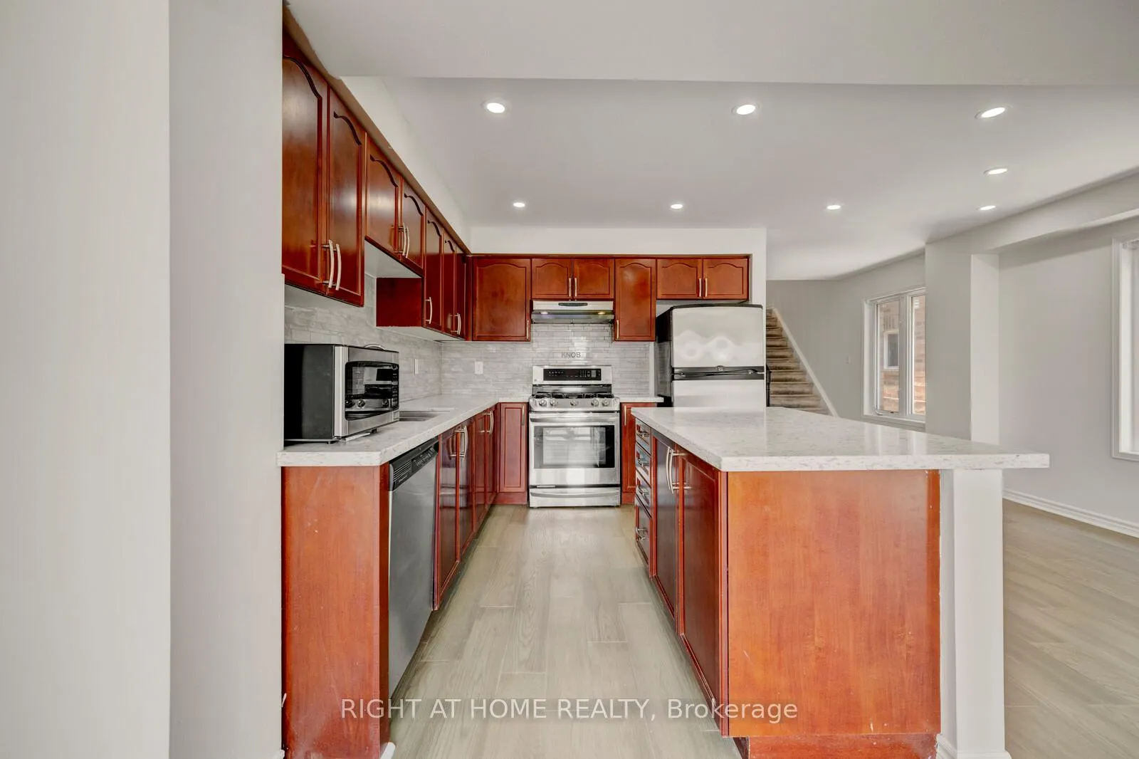 Photo 12 of 53 Feather Reed Way, Brampton, Sandringham-Wellington — HOMEH