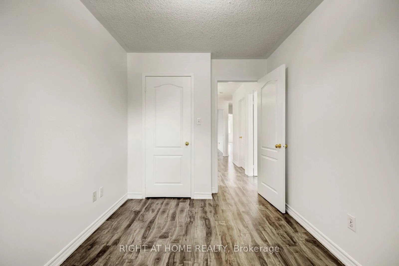 Photo 23 of 53 Feather Reed Way, Brampton, Sandringham-Wellington — HOMEH