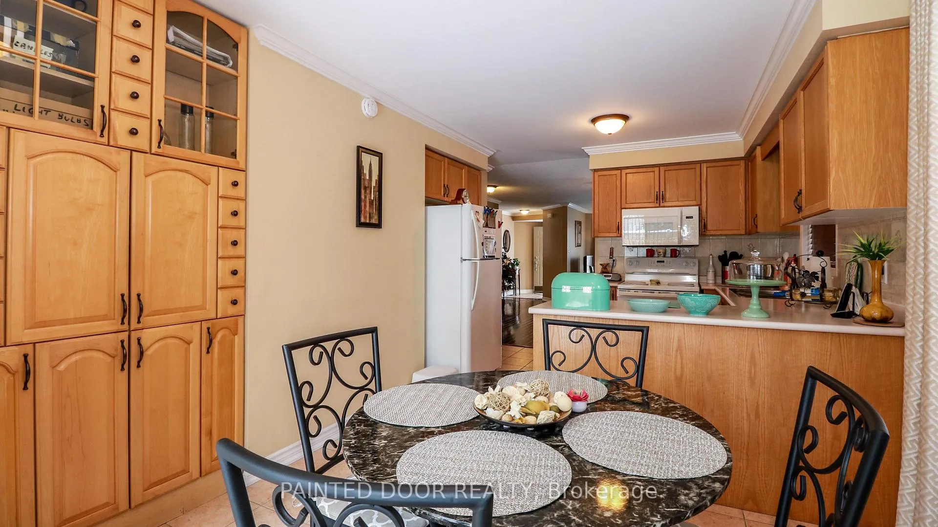 Photo 8 of 68 Red Oak Drive, Barrie, Holly — HOMEH