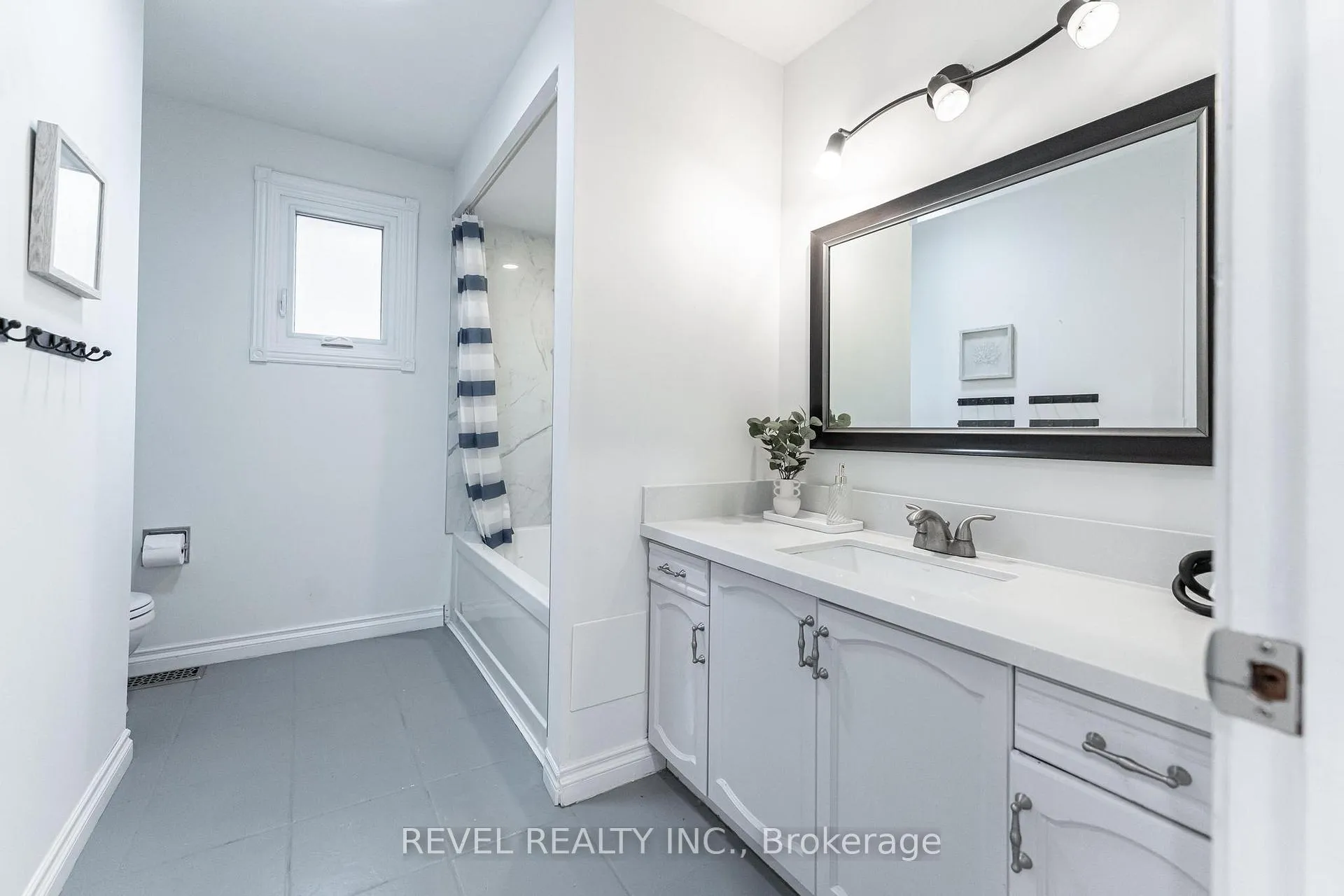 Photo 24 of 270 Rowntree Drive, Hamilton, Rushdale — HOMEH