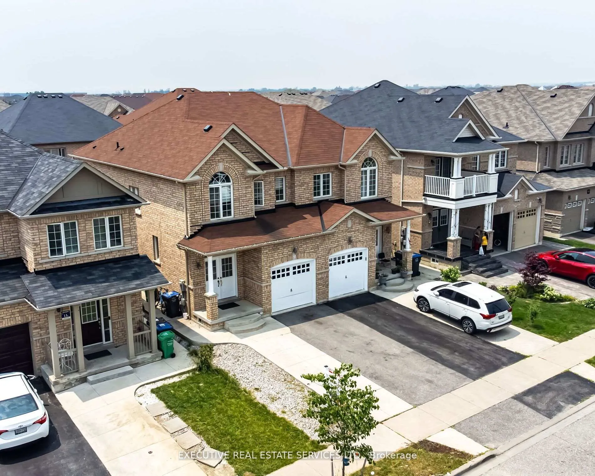 Photo 3 of 10 Natronia Trail, Brampton, Bram East — HOMEH