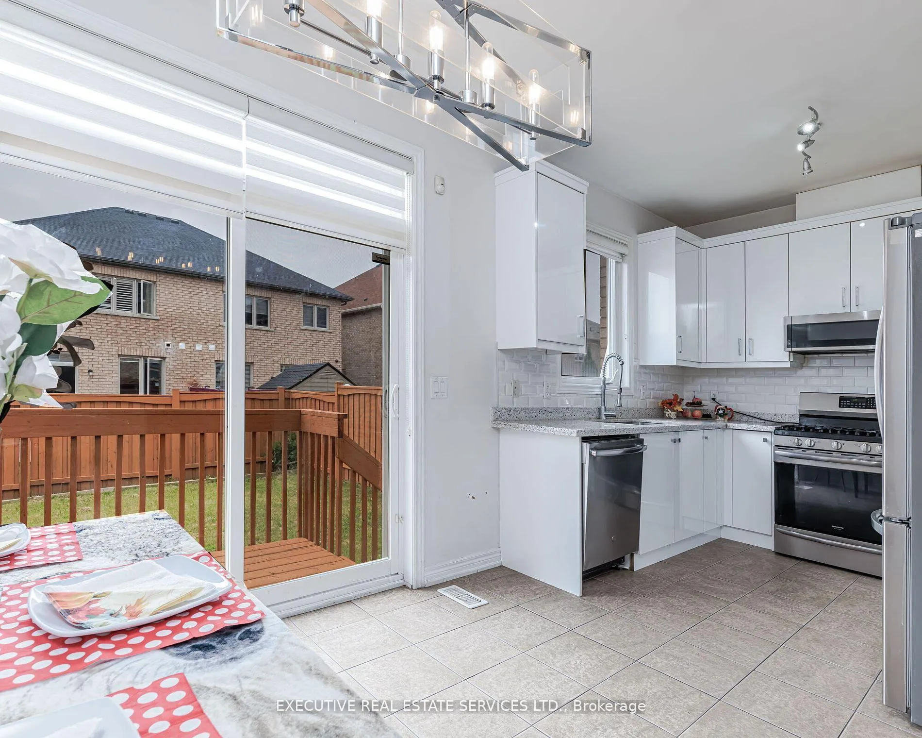 Photo 14 of 10 Natronia Trail, Brampton, Bram East — HOMEH