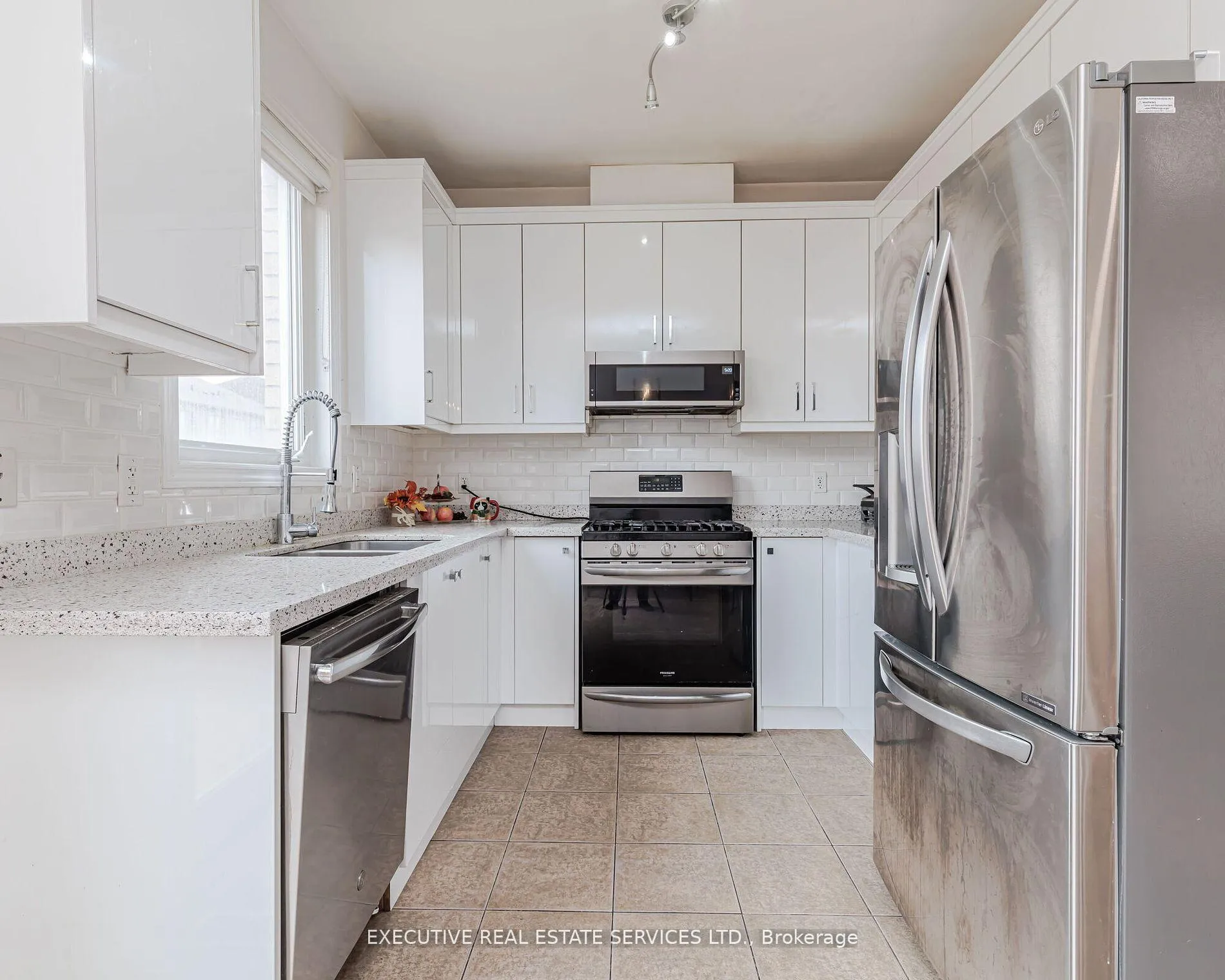Photo 15 of 10 Natronia Trail, Brampton, Bram East — HOMEH