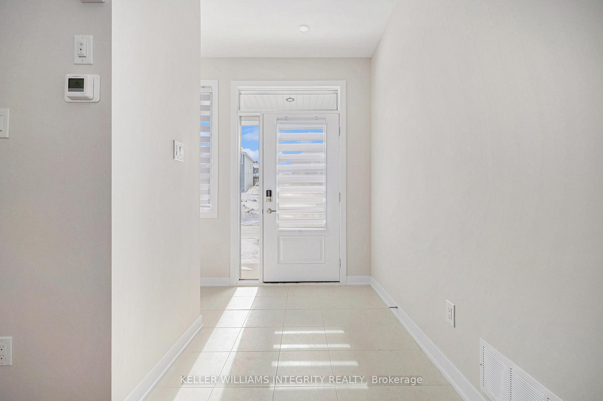 Photo 4 of 634 Expansion Road, Ottawa, Barrhaven - Half Moon Bay — HOMEH