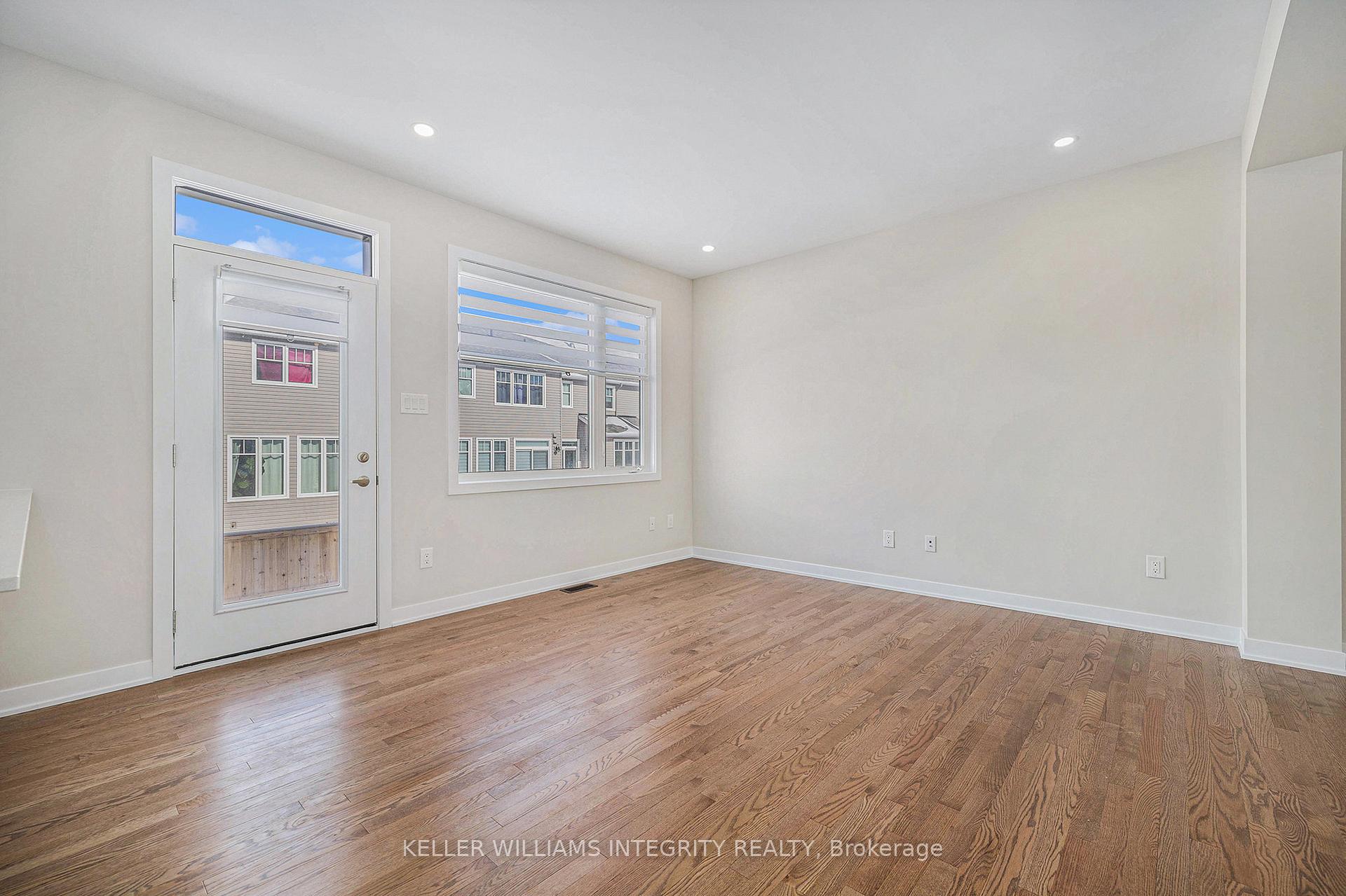 Photo 5 of 634 Expansion Road, Ottawa, Barrhaven - Half Moon Bay — HOMEH