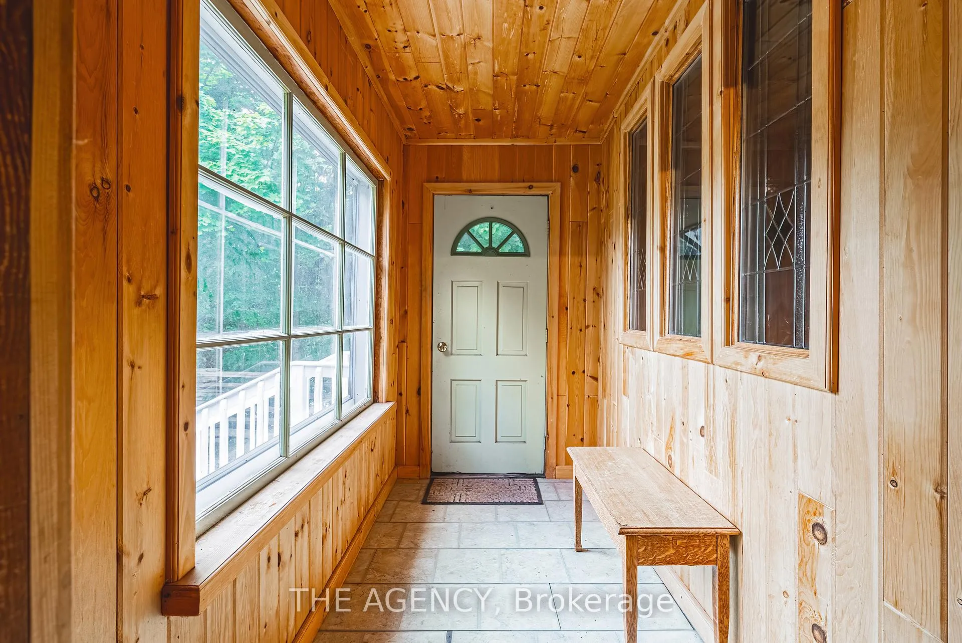 Photo 3 of 327 Campbell Avenue E, Milton, Campbellville — HOMEH