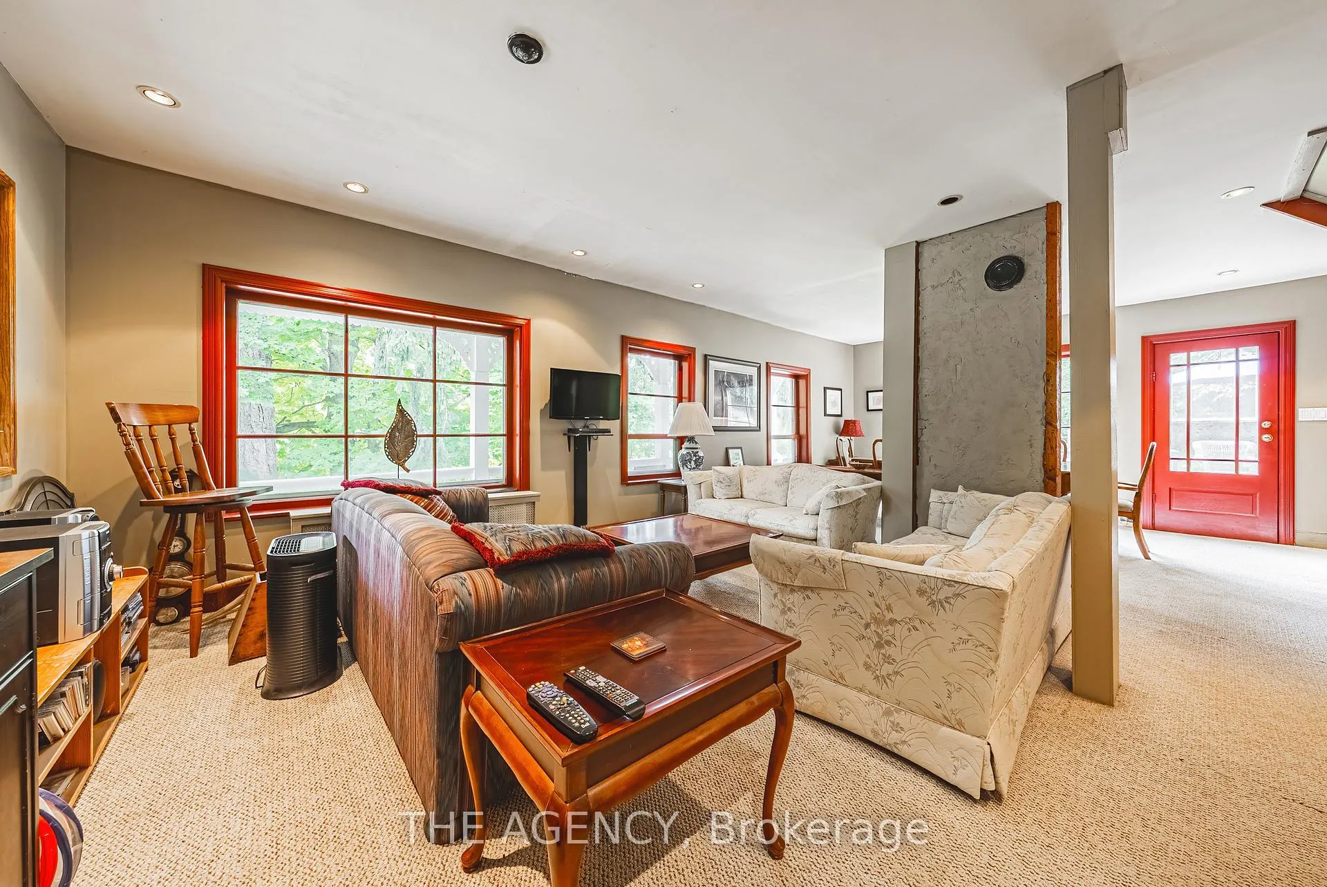 Photo 4 of 327 Campbell Avenue E, Milton, Campbellville — HOMEH