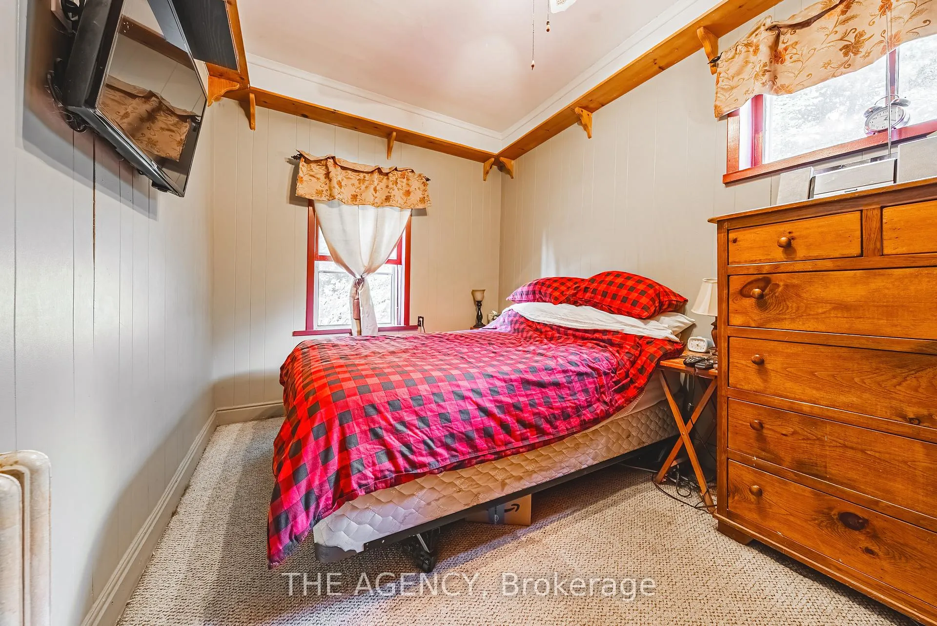 Photo 9 of 327 Campbell Avenue E, Milton, Campbellville — HOMEH