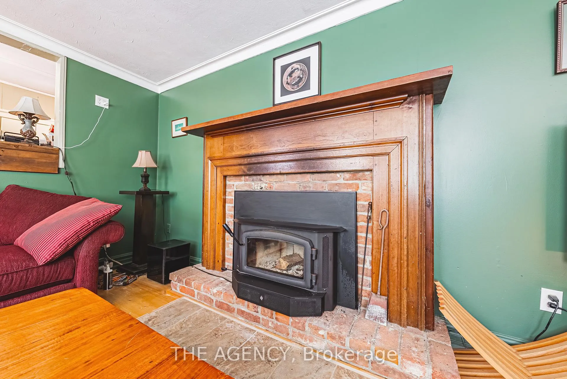 Photo 16 of 327 Campbell Avenue E, Milton, Campbellville — HOMEH