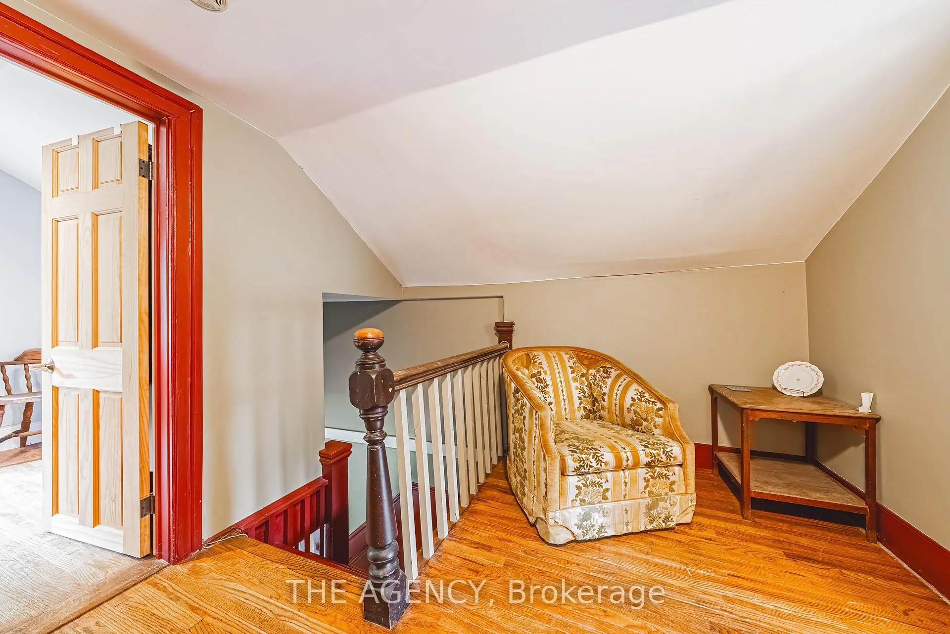 Photo 21 of 327 Campbell Avenue E, Milton, Campbellville — HOMEH
