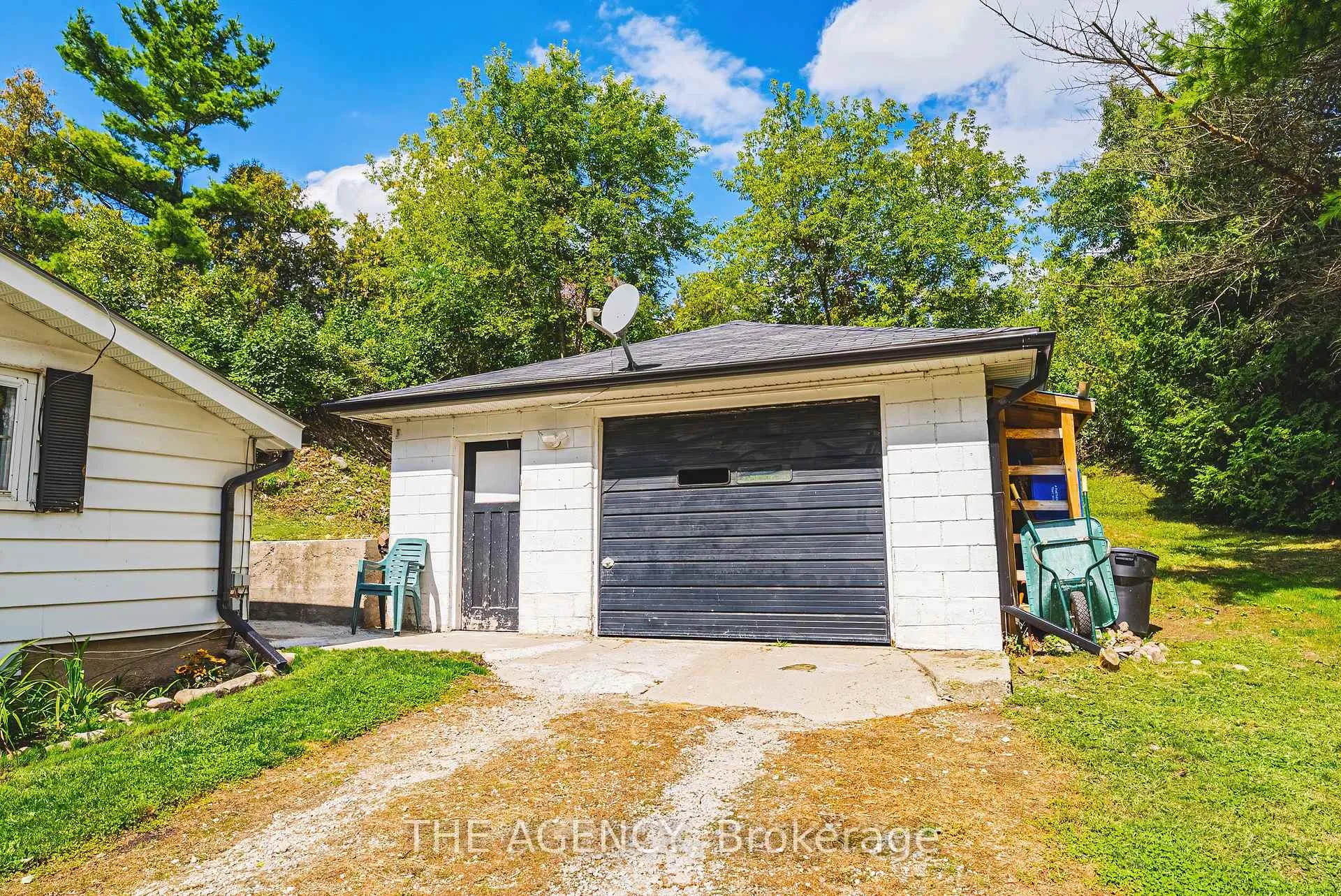 Photo 28 of 327 Campbell Avenue E, Milton, Campbellville — HOMEH
