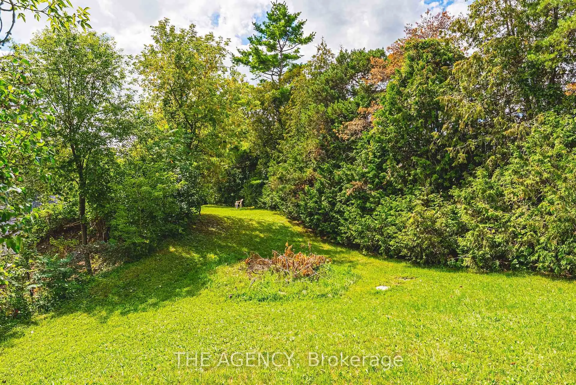 Photo 32 of 327 Campbell Avenue E, Milton, Campbellville — HOMEH