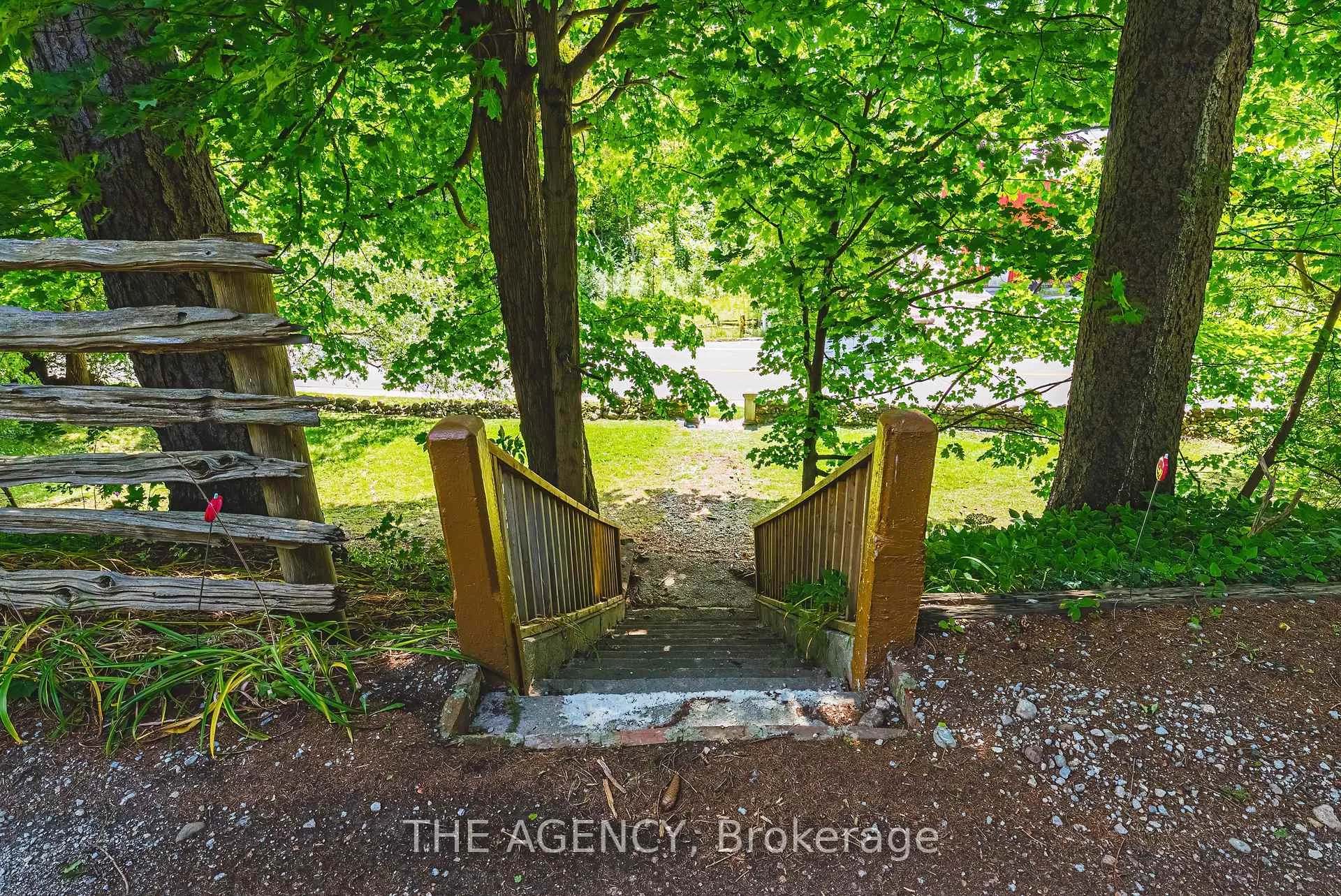 Photo 34 of 327 Campbell Avenue E, Milton, Campbellville — HOMEH