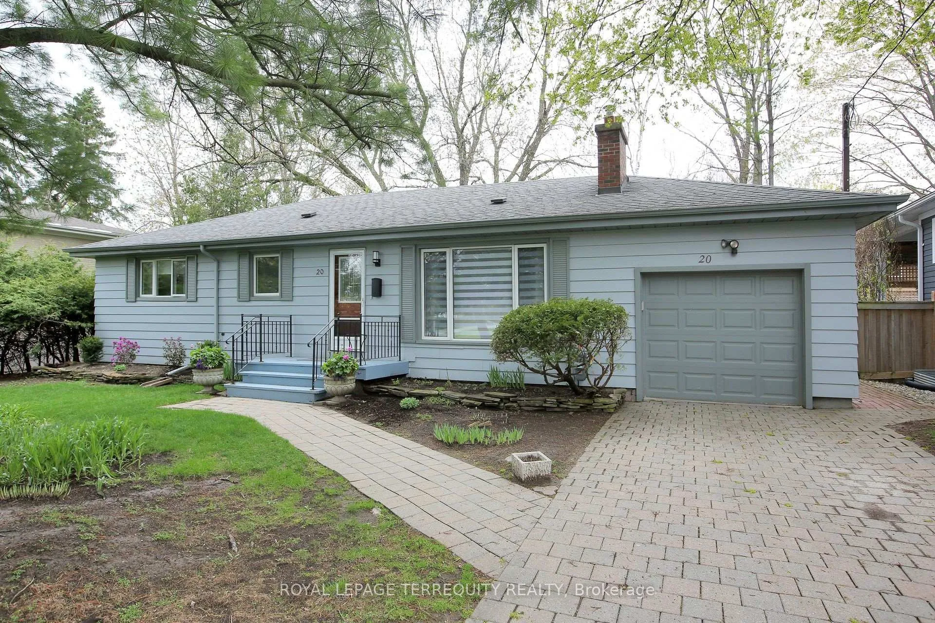 Front of 20 Paradise Avenue