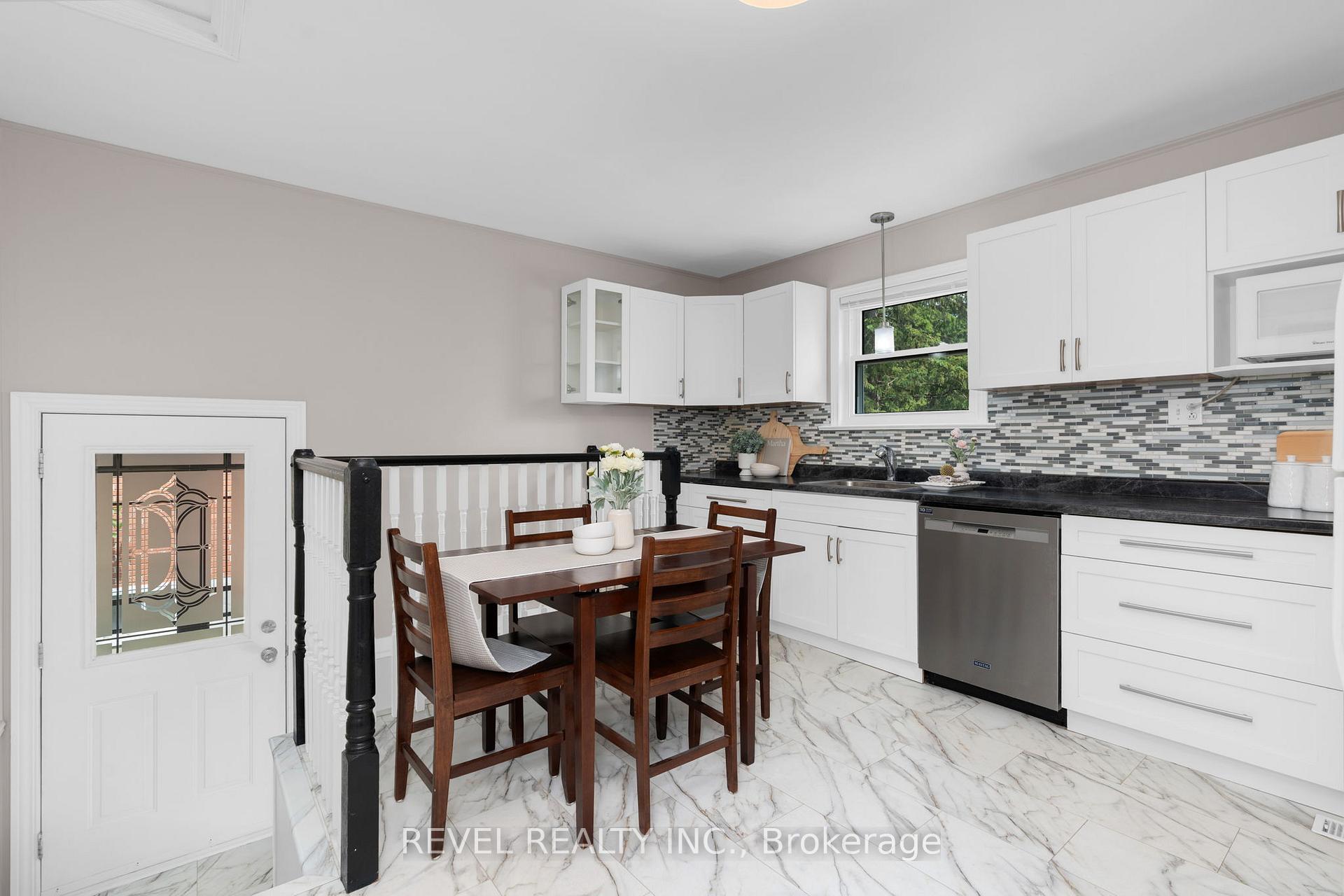 Photo 10 of 11 North Street, Barrie, Wellington — HOMEH