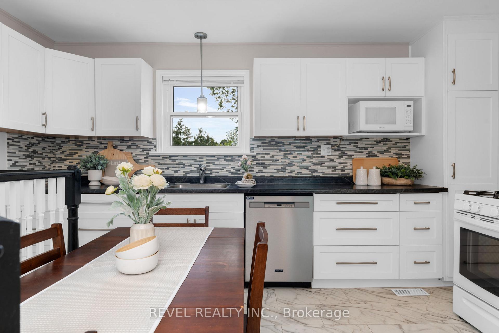 Photo 11 of 11 North Street, Barrie, Wellington — HOMEH