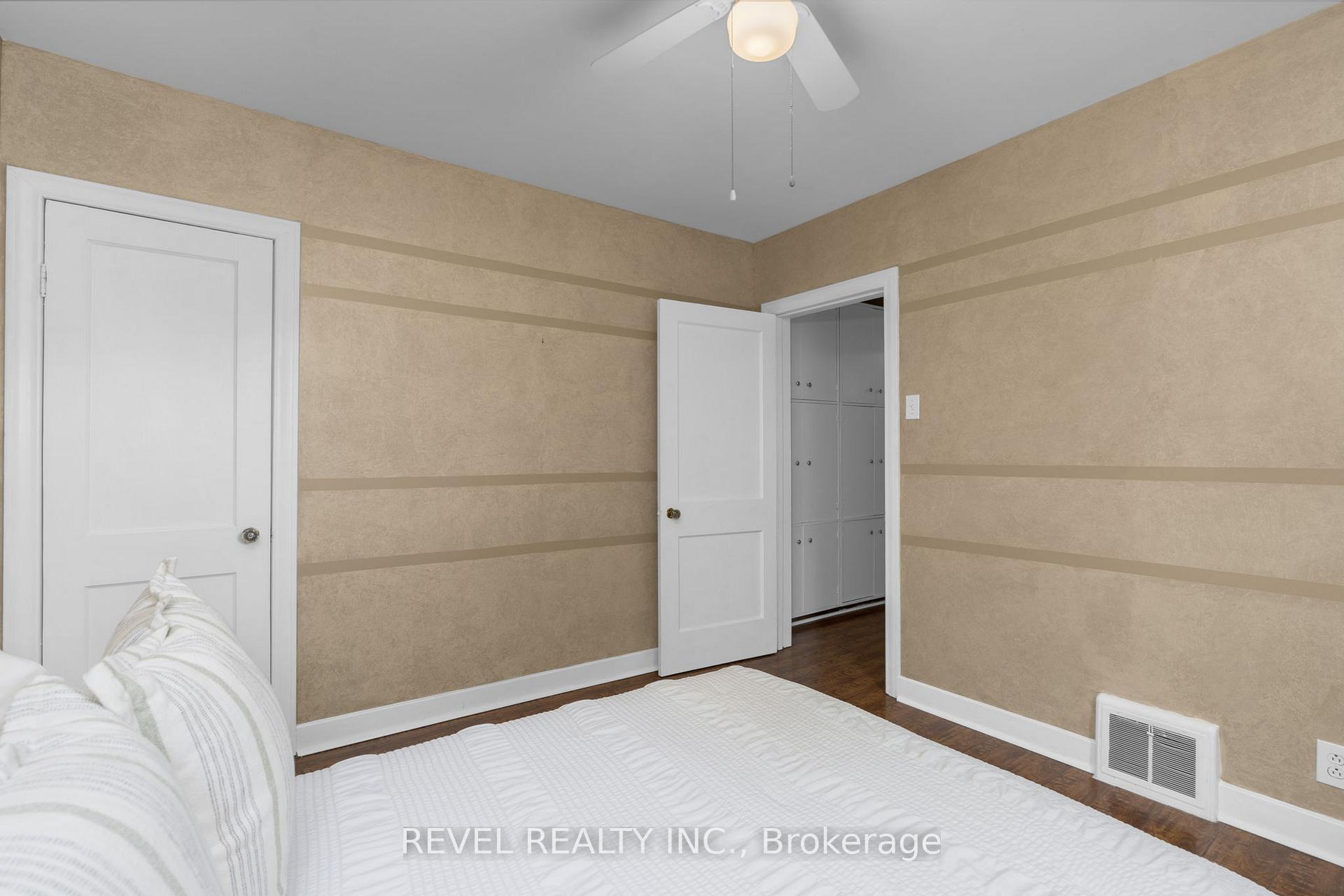 Photo 15 of 11 North Street, Barrie, Wellington — HOMEH