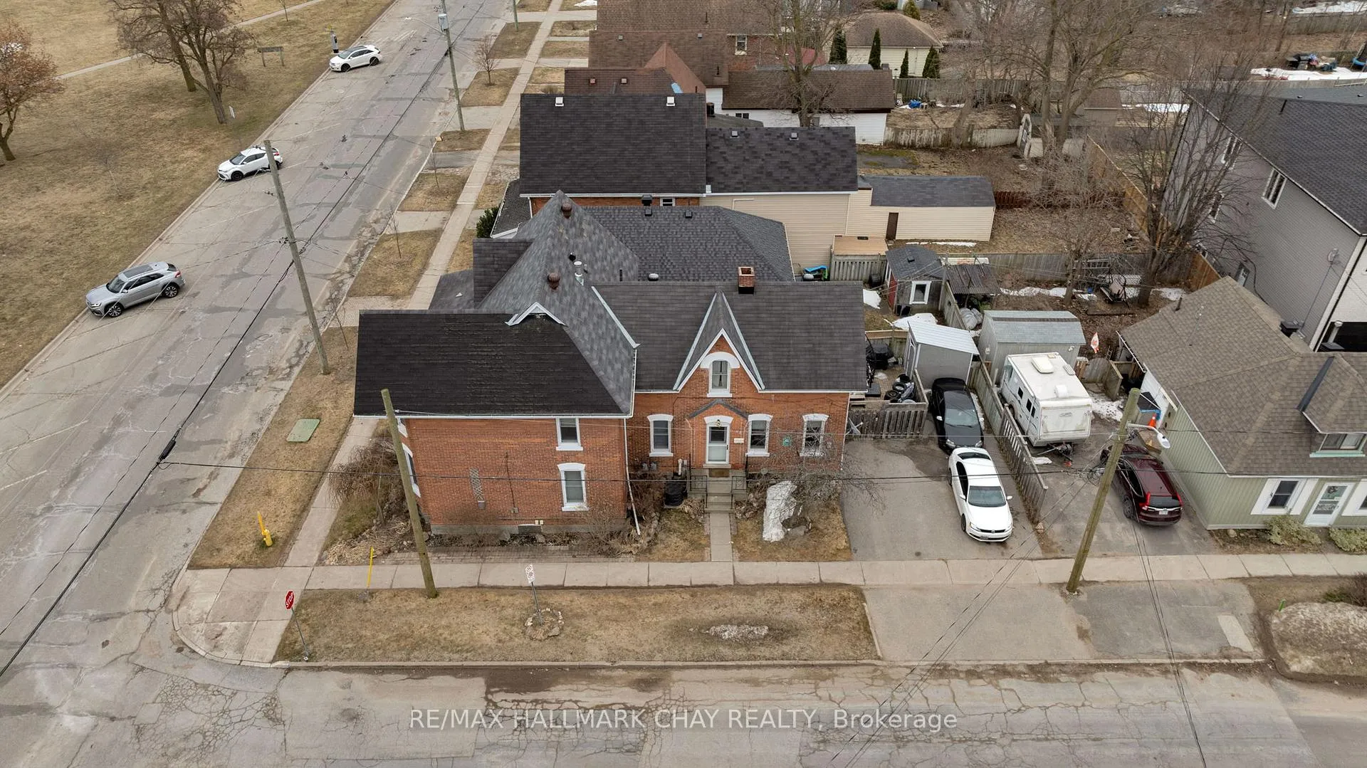 Photo 2 of 66 Parkside Drive, Barrie, Queen's Park — HOMEH