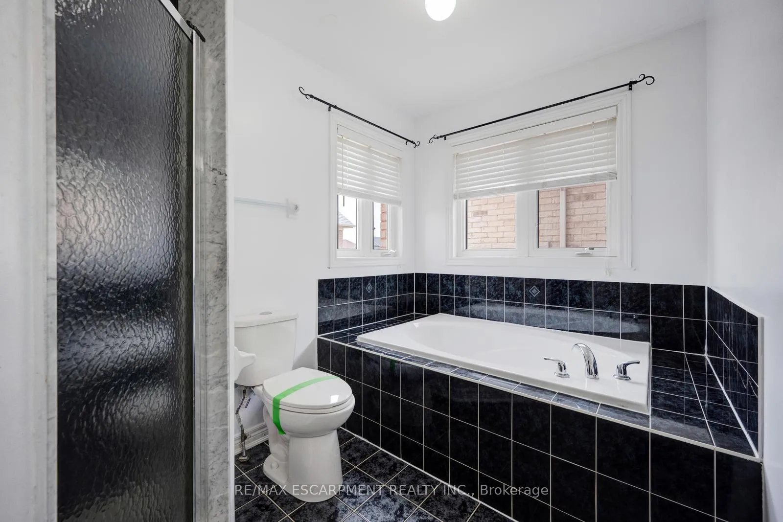 Photo 20 of 27 Putnam Drive, Brampton, Fletcher's Meadow — HOMEH