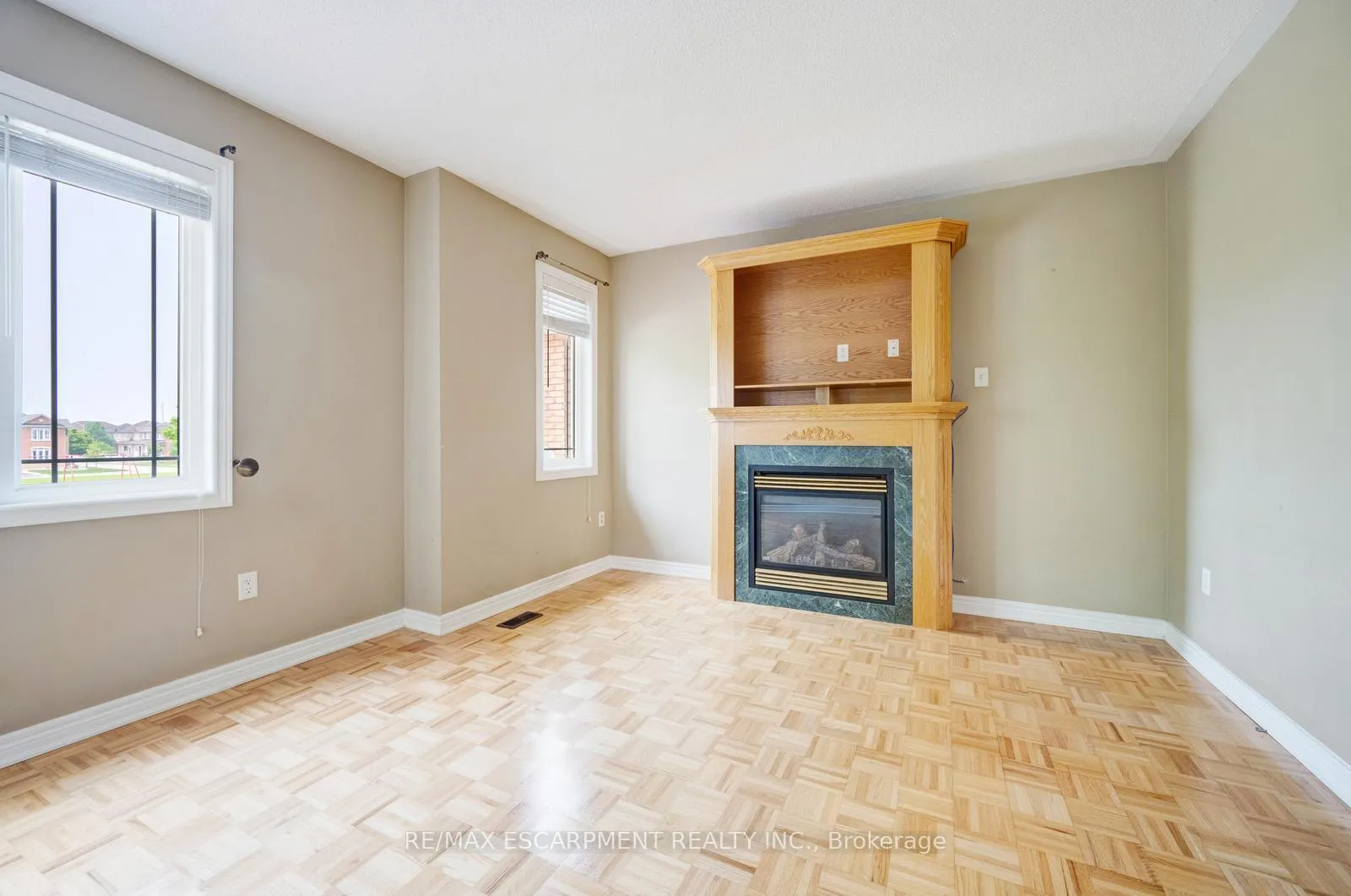Photo 26 of 27 Putnam Drive, Brampton, Fletcher's Meadow — HOMEH