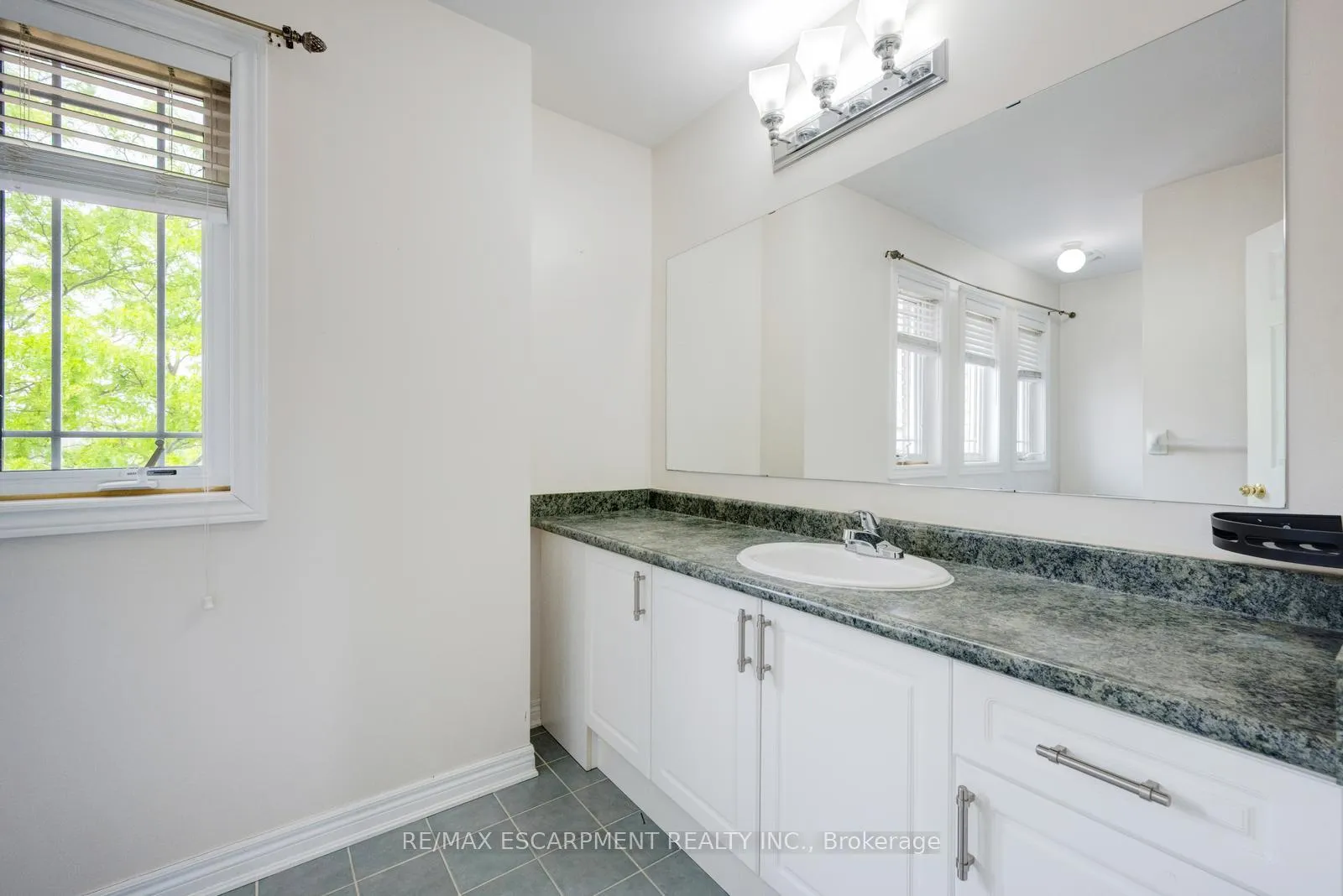 Photo 29 of 27 Putnam Drive, Brampton, Fletcher's Meadow — HOMEH