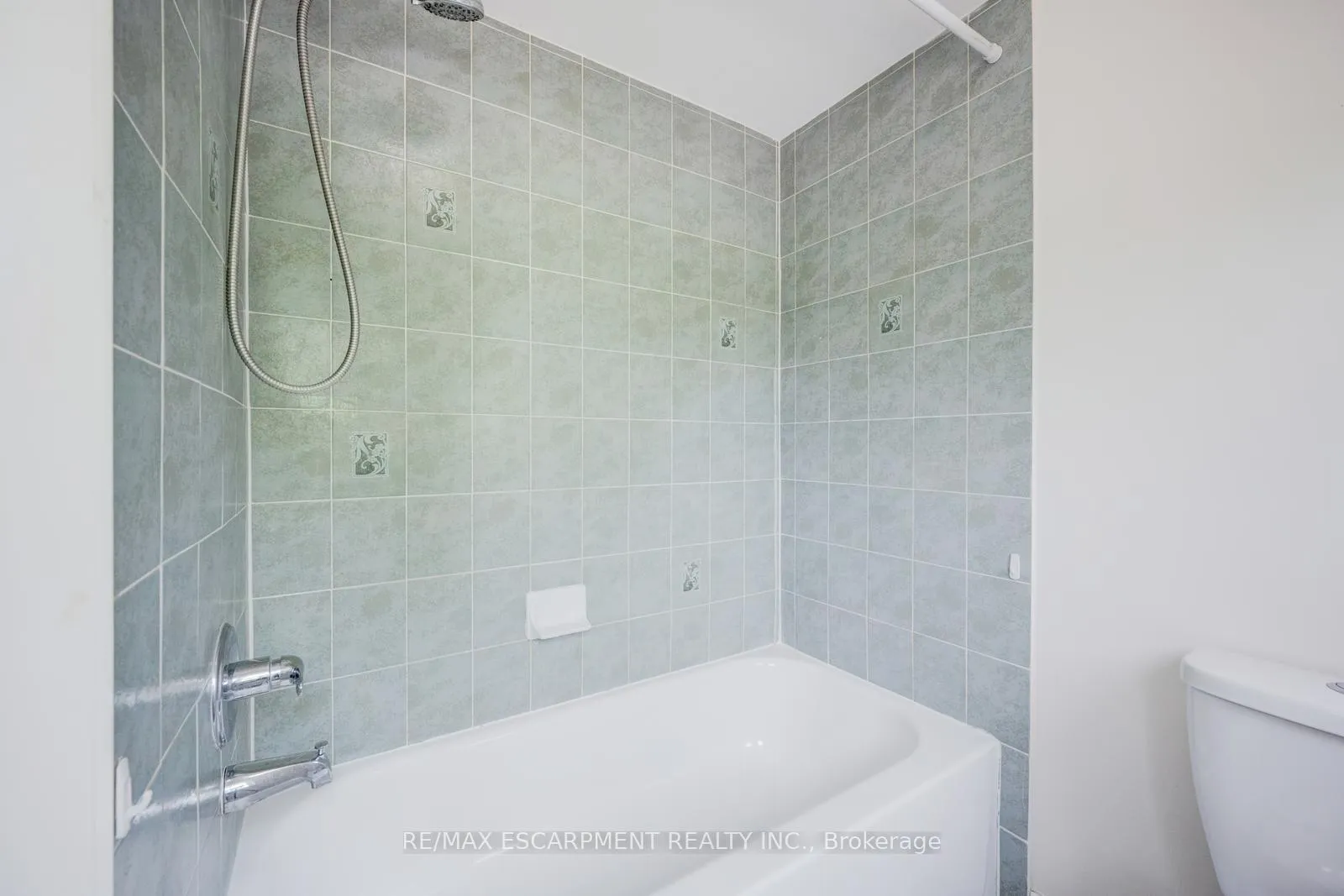 Photo 30 of 27 Putnam Drive, Brampton, Fletcher's Meadow — HOMEH
