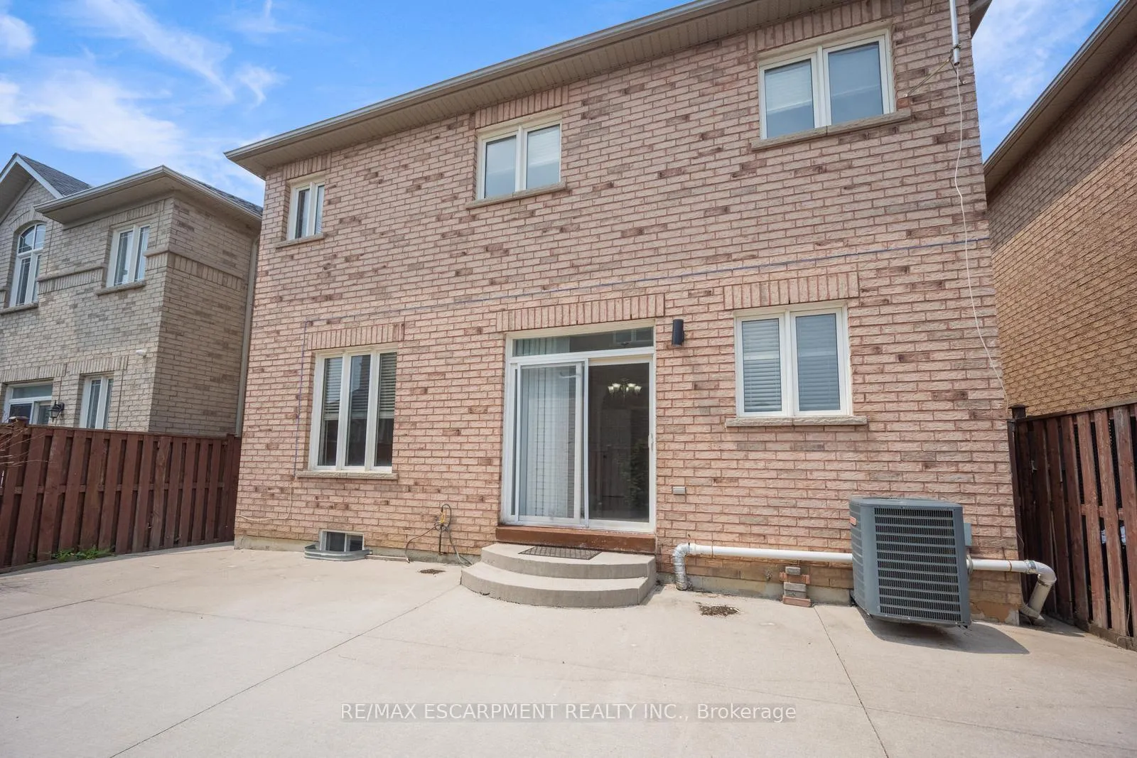 Photo 39 of 27 Putnam Drive, Brampton, Fletcher's Meadow — HOMEH