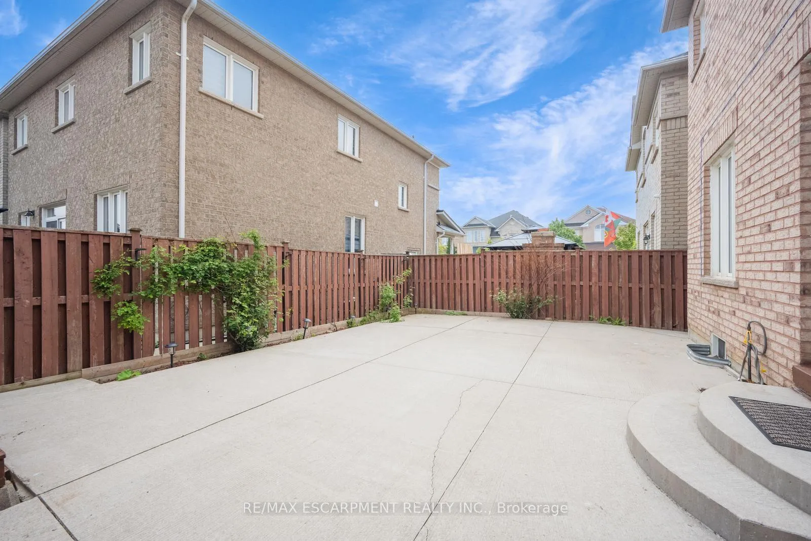 Photo 41 of 27 Putnam Drive, Brampton, Fletcher's Meadow — HOMEH