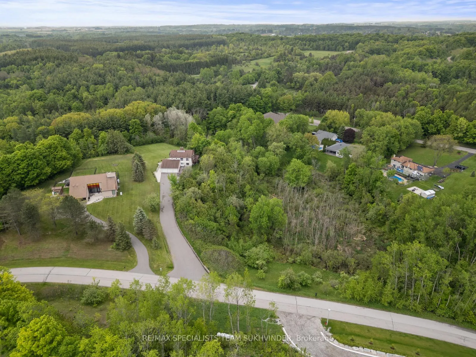 Photo 1 of 7 Keily Crescent, Caledon, Rural Caledon — HOMEH